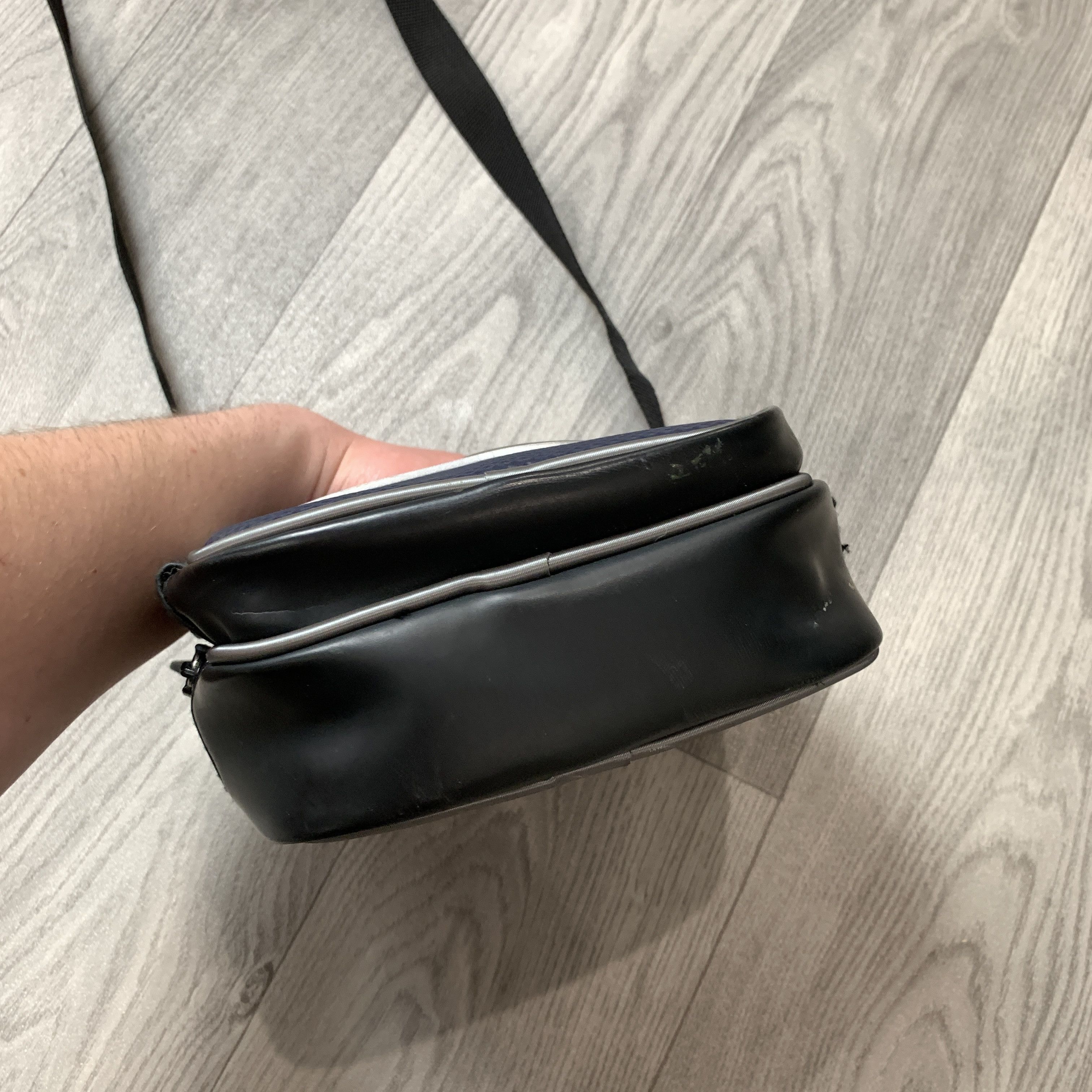 Body Glove Vintage Body Glove 00s Crossbody Gorpcore Shoulder CD Bag Size ONE SIZE - 9 Thumbnail