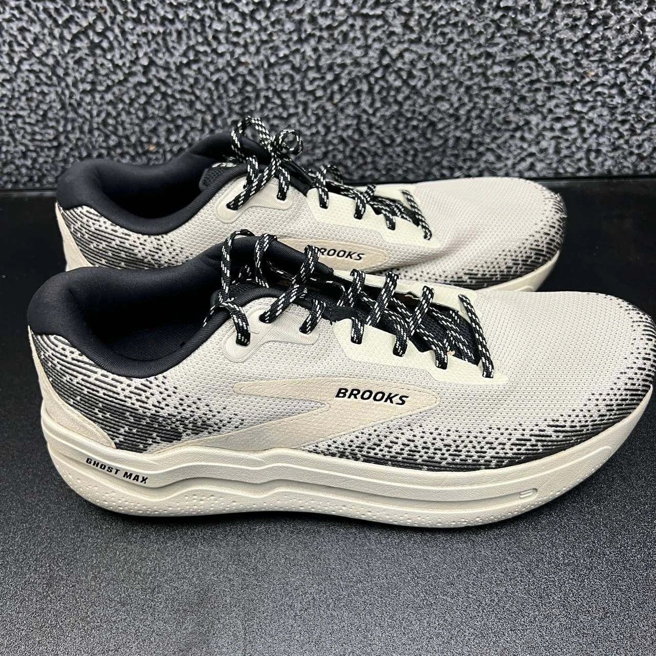 Brooks Brooks Ghost 2 Sneakers 11.5 Pelican Running 1104311D-092 Size US 11.5 / EU 44-45 - 3 Thumbnail