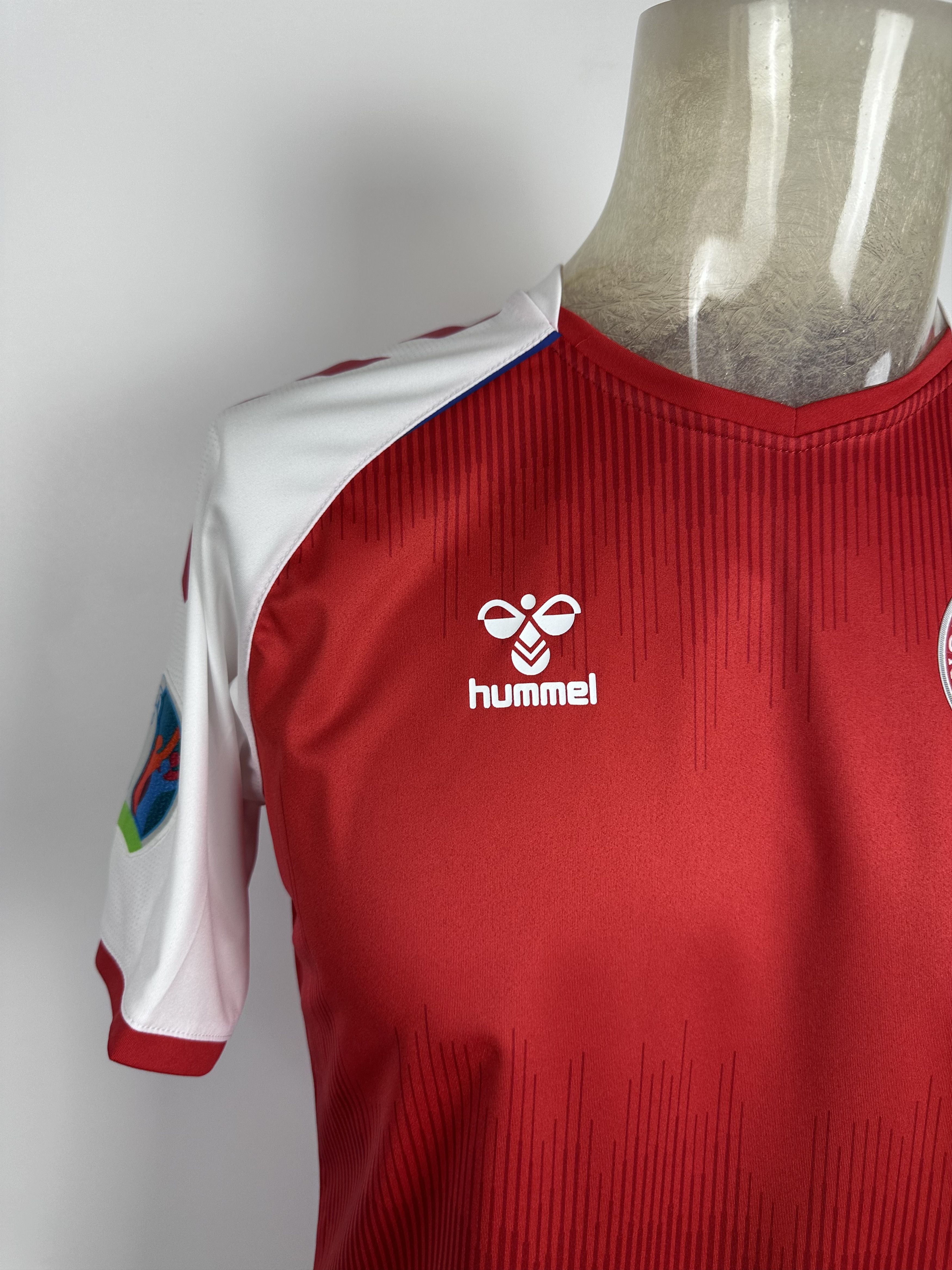 Hummel DENMARK 2021 22 HOME FOOTBALL SHIRT SOCCER JERSEY HUMMEL RED Size US M / EU 48-50 / 2 - 3 Thumbnail