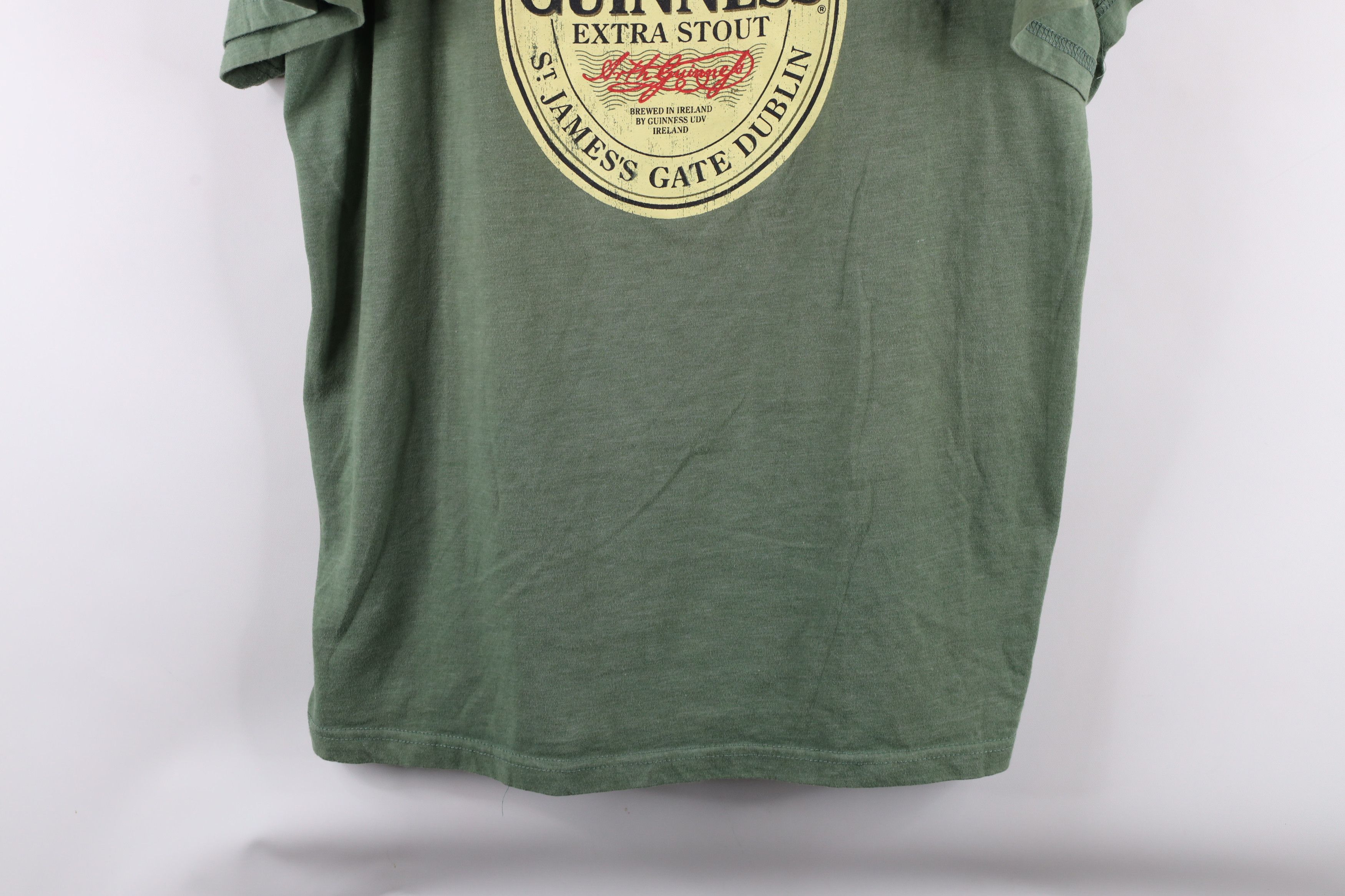 Vintage Vintage Guinness Beer Spell Out Extra Stout Beer T-Shirt Size US L / EU 52-54 / 3 - 3 Thumbnail