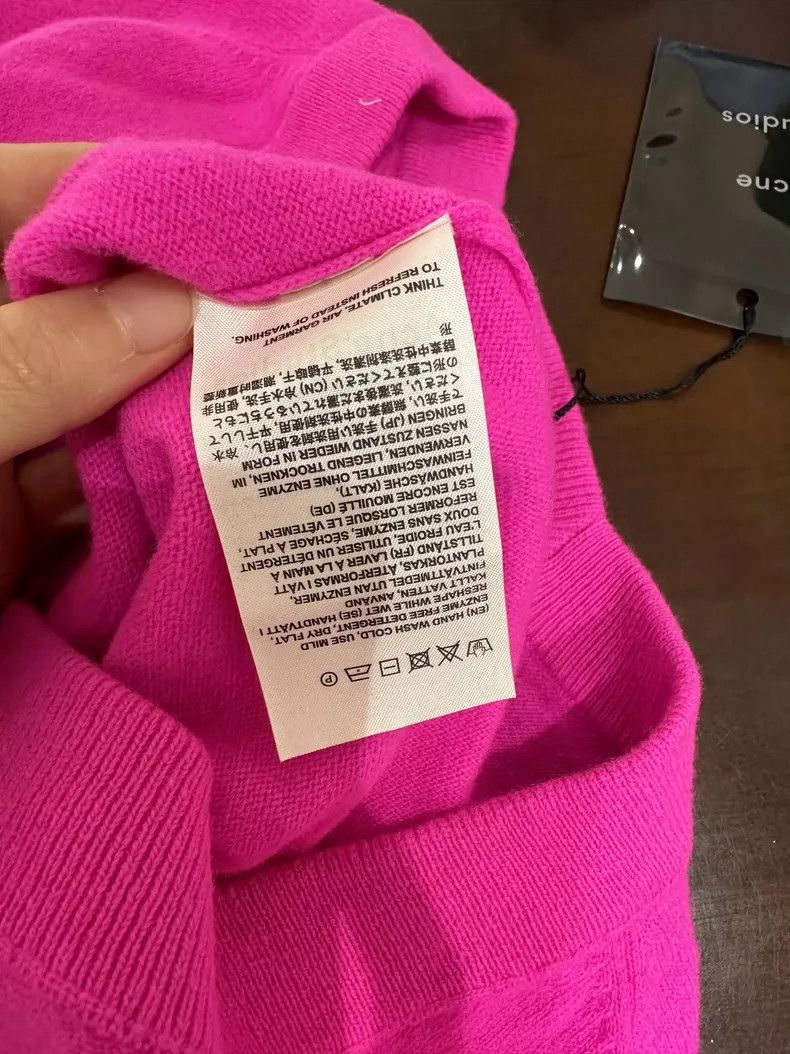 Acne Studios Acne Studios A rose red embroidered cardigan Size S / US 4 / IT 40 - 6 Thumbnail