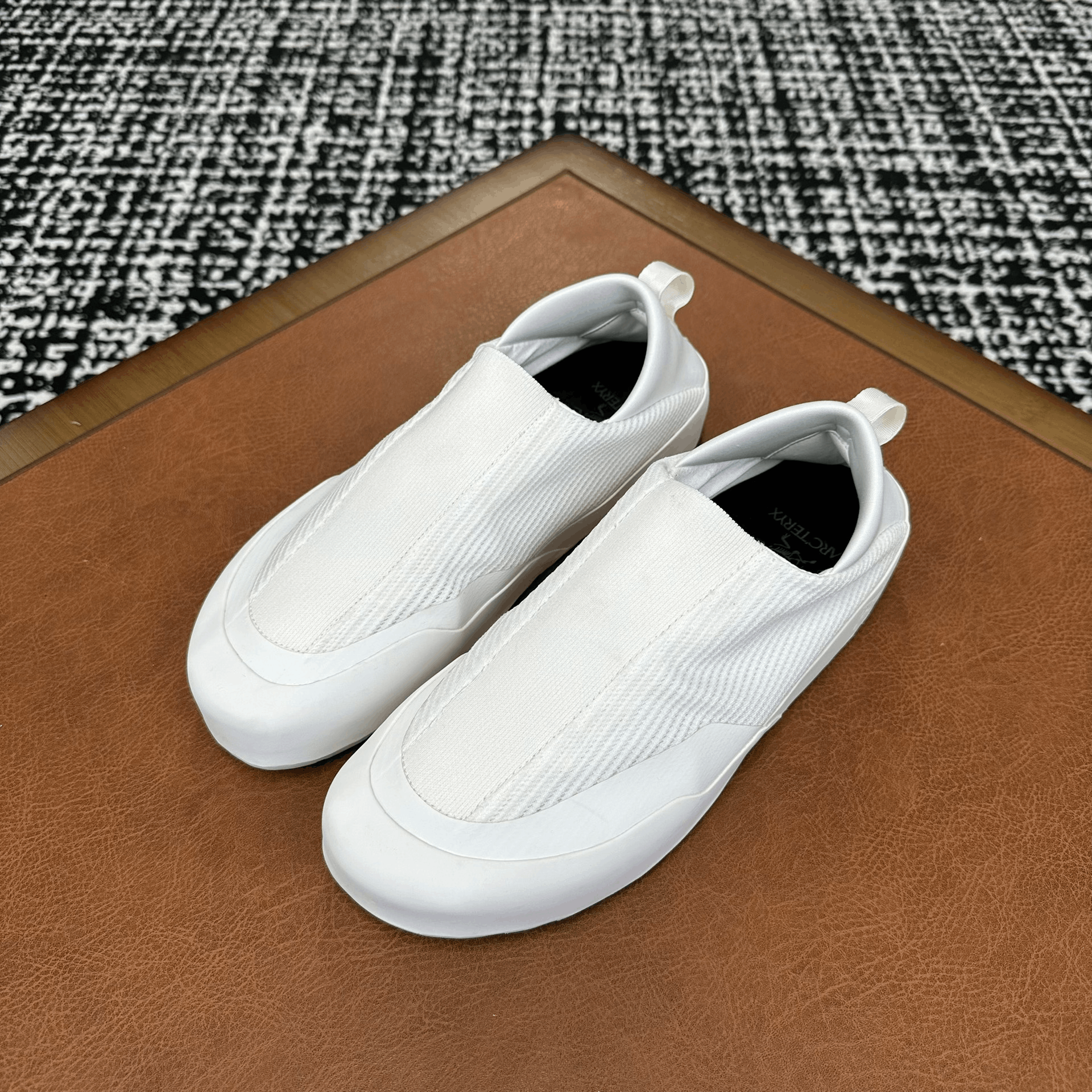 Arc'teryx Arc'teryx White Lowtop Sneakers 10 Men Size US 10 / EU 43 - 1 Thumbnail
