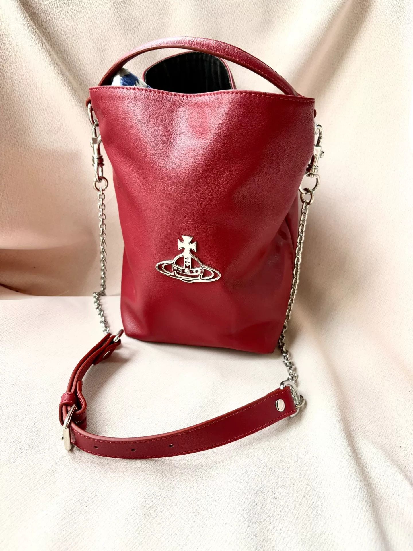 Vivienne Westwood Vivienne Westwood Red Saturn Bucket Crossbody Size ONE SIZE - 1 Thumbnail