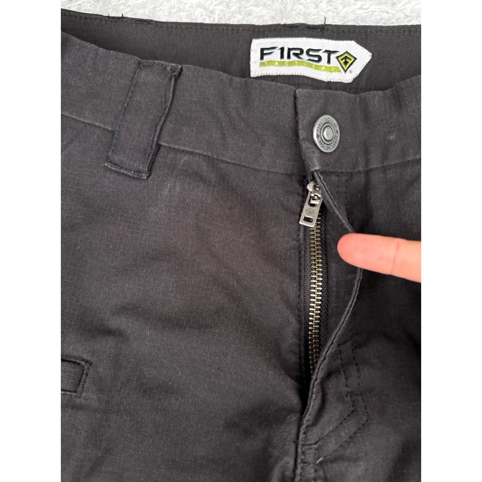 Vintage First Tactical Pants Women 14 Black Cargo Rip-Stop First Tactical Pants Women 14 Black Cargo Rip-Stop 34x30 Size 36" / US 14 / IT 50 - 5 Thumbnail