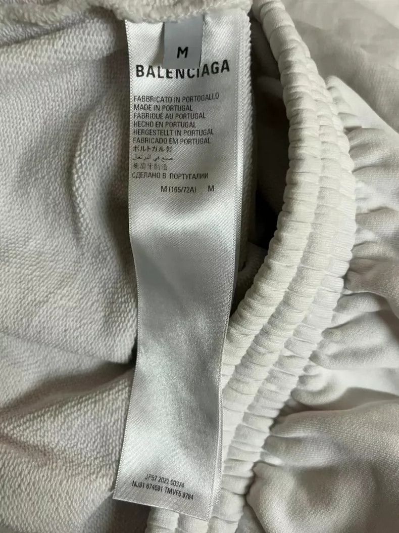Balenciaga Balenciaga size M Embroidered Small Logo Short Pants Size Size US 27 - 4 Thumbnail
