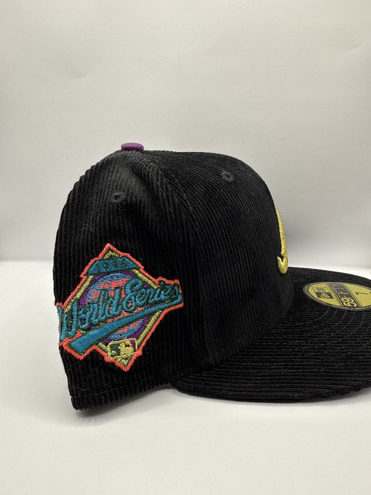 Hat Club Capsule Hats Friends & Family Corduroy Atlanta Braves size 7 Size ONE SIZE - 2 Thumbnail