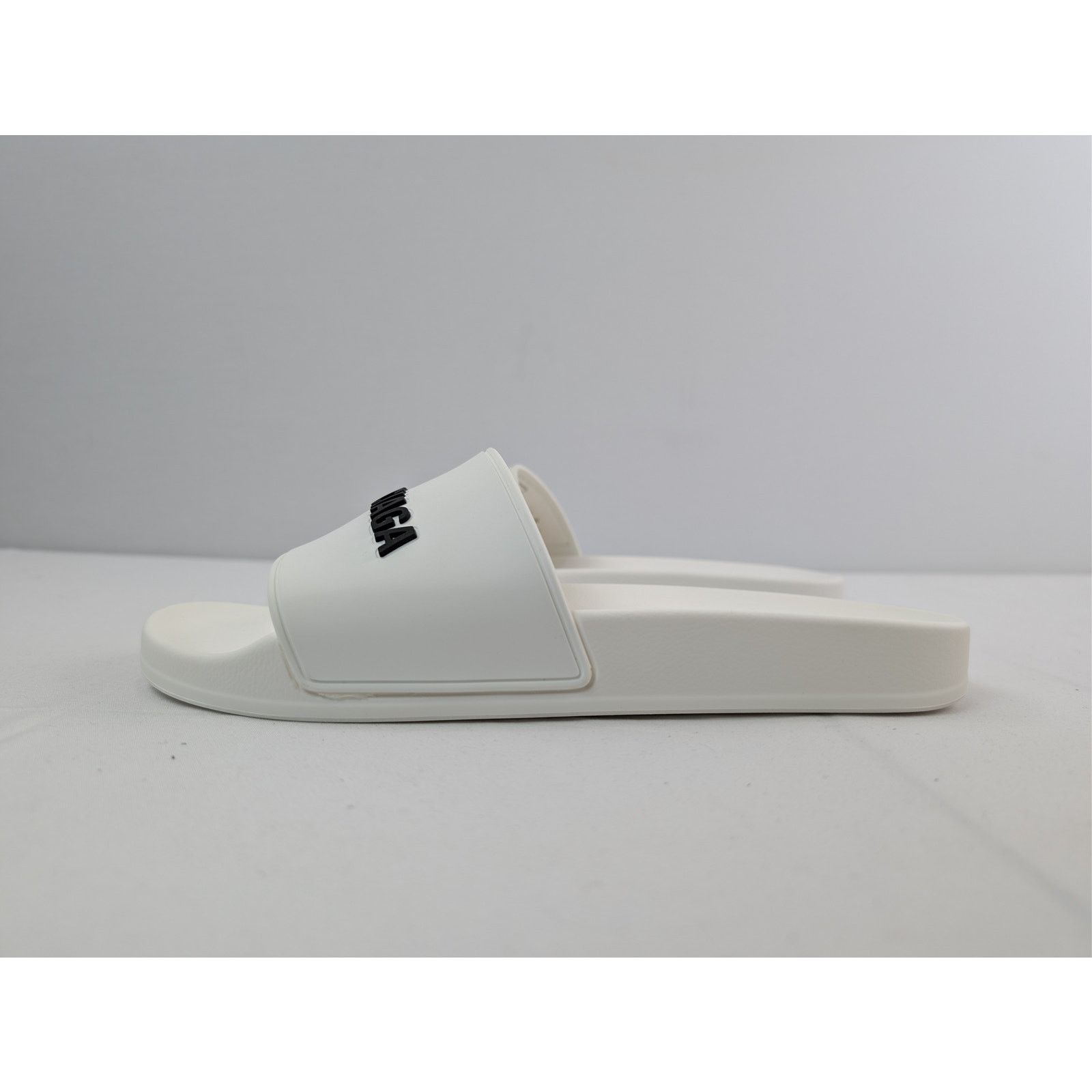 Balenciaga o1rshd1 Pool Slides Rubber Logo Slippers in White/Black Size US 8 / EU 41 - 10 Thumbnail