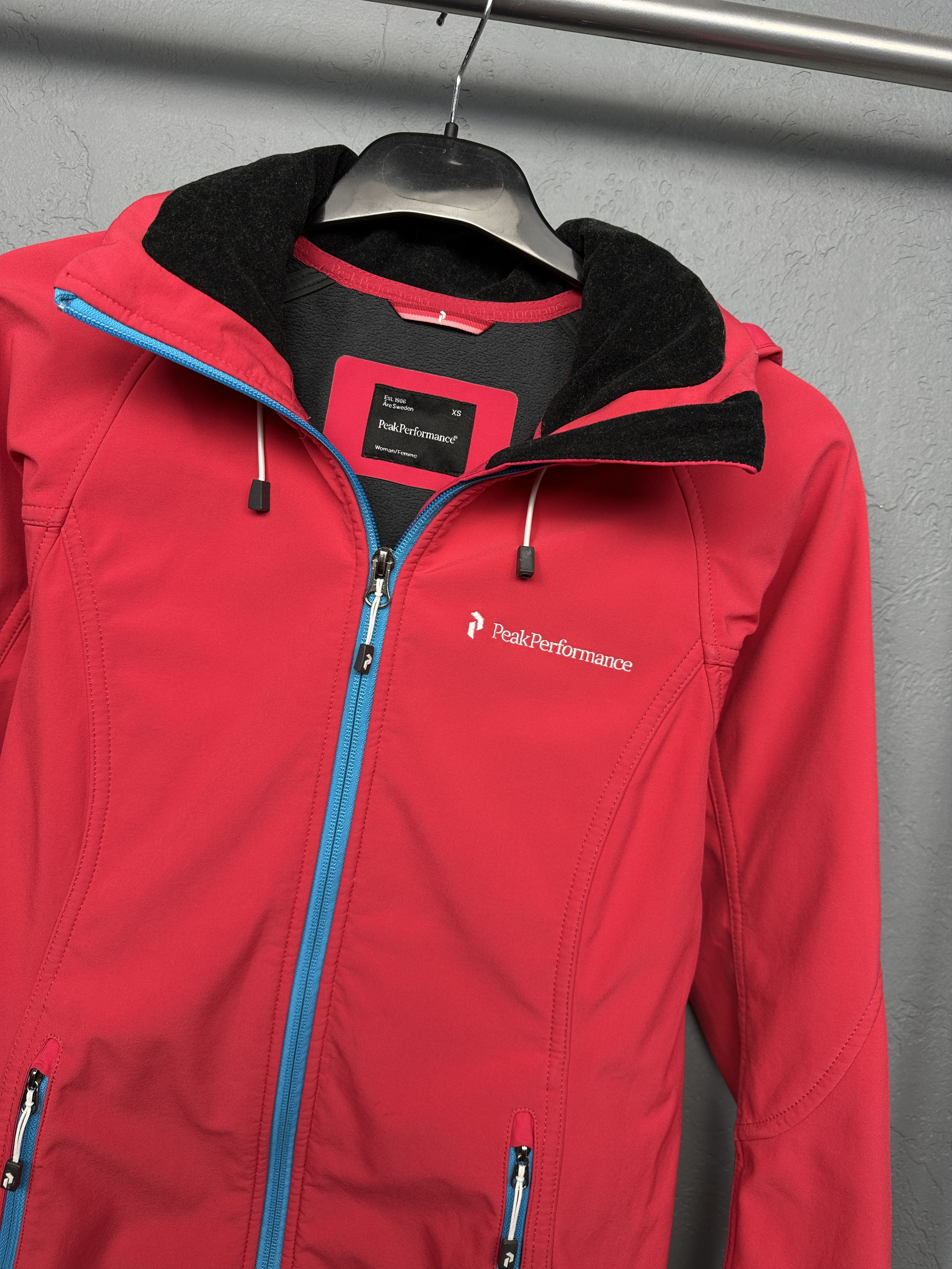 Peak Performance Peak Performance Womens Ski Snowboard Softshell Jacket Size XS / US 0-2 / IT 36-38 - 2 Thumbnail