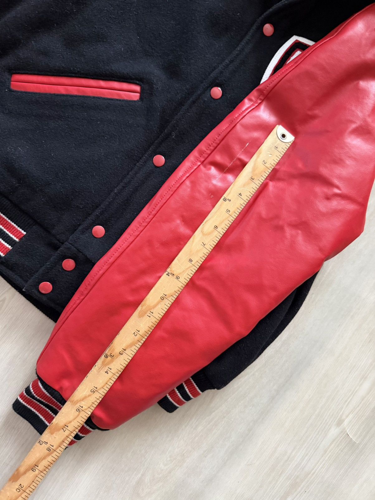 Vintage Vintage Y2K Varsity Letterman Bomber Black / Red Patch Sz M Size US M / EU 48-50 / 2 - 4 Thumbnail