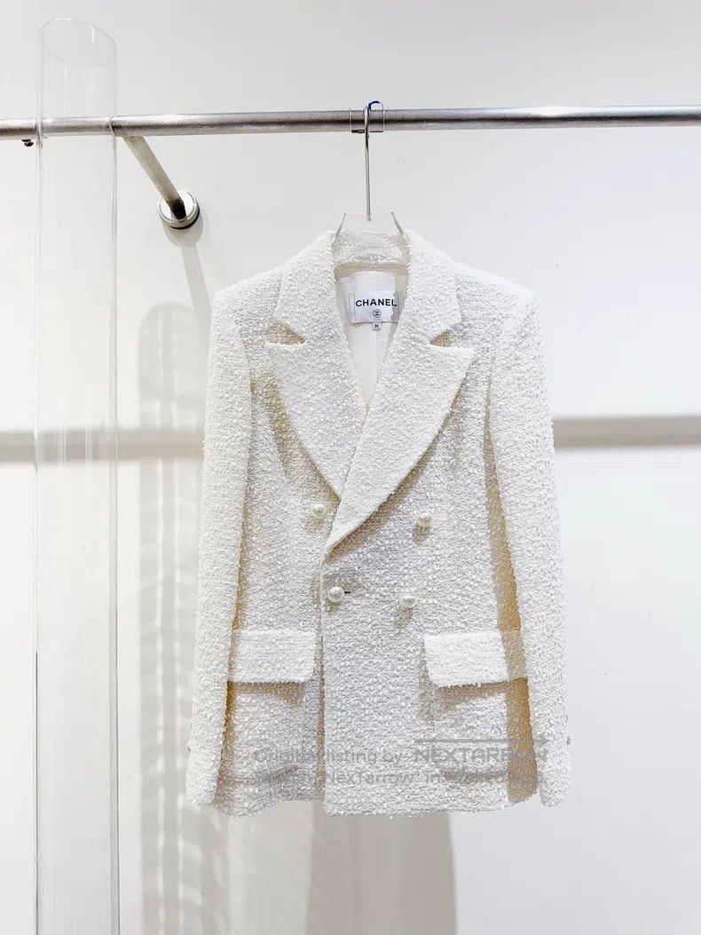 Chanel Chanel Coat Size XS / US 0-2 / IT 36-38 - 1 Thumbnail