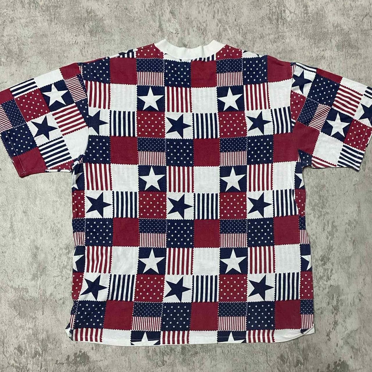 Other 90s red, white and blue flag pattern short sleeve shirt Size US L / EU 52-54 / 3 - 4 Thumbnail