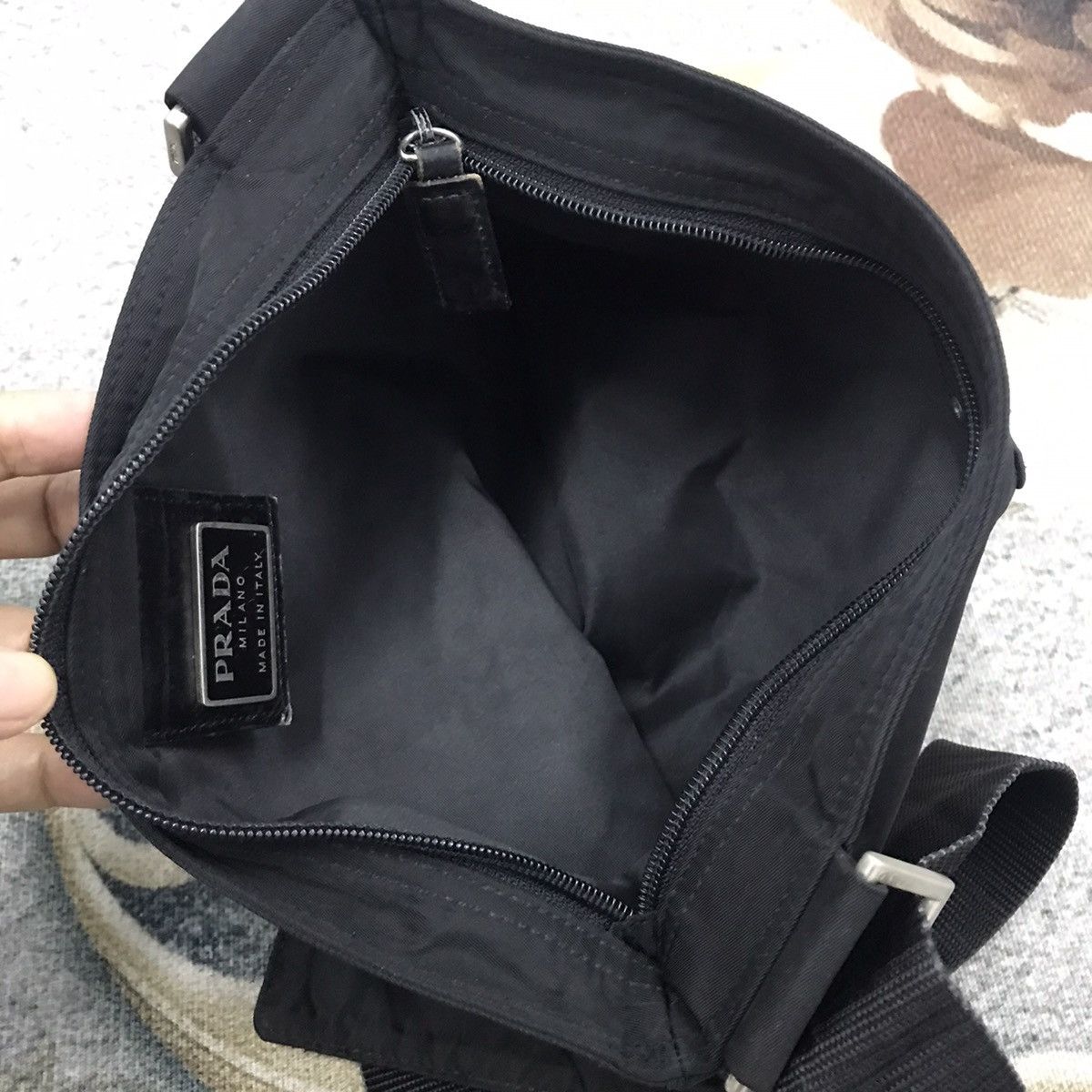 Prada 💥BINDING OFFER💥 Vintage Prada nylon crossbody sling bag Size ONE SIZE - 13 Thumbnail
