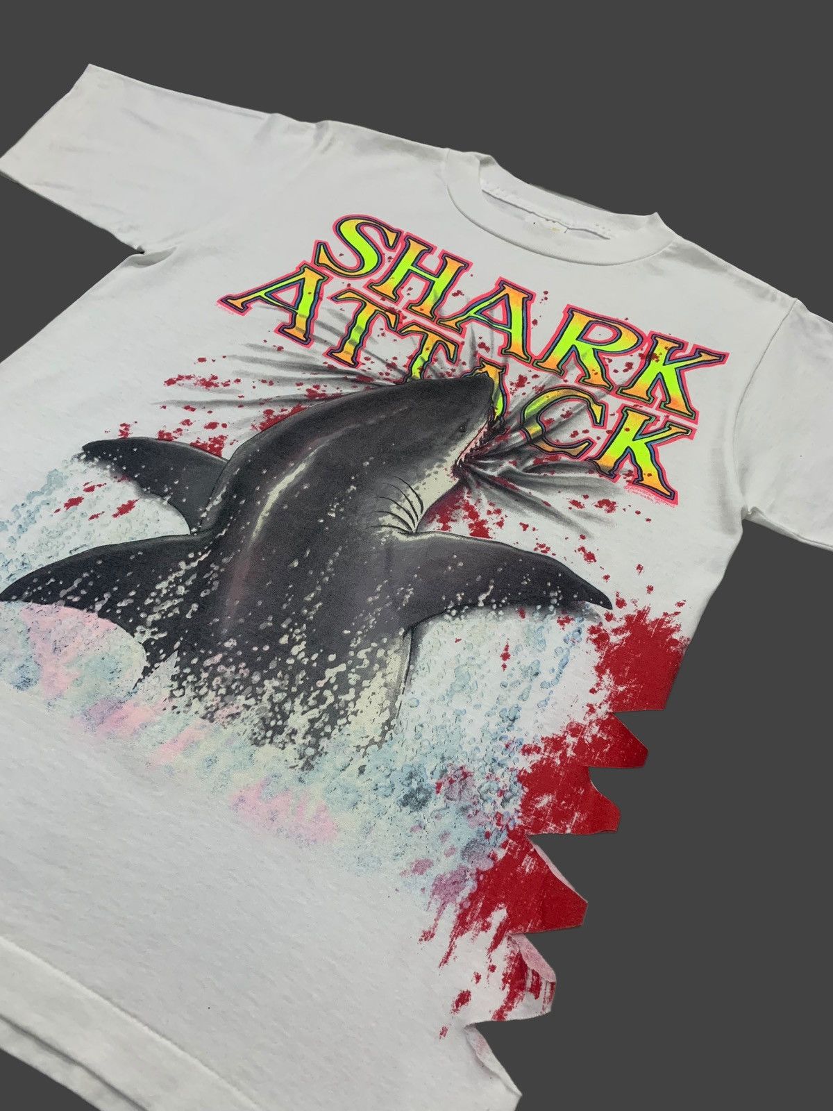 Vintage 80s Vintage Shark Attack 3D Bite Art Single Stitch Tees Size US M / EU 48-50 / 2 - 3 Thumbnail