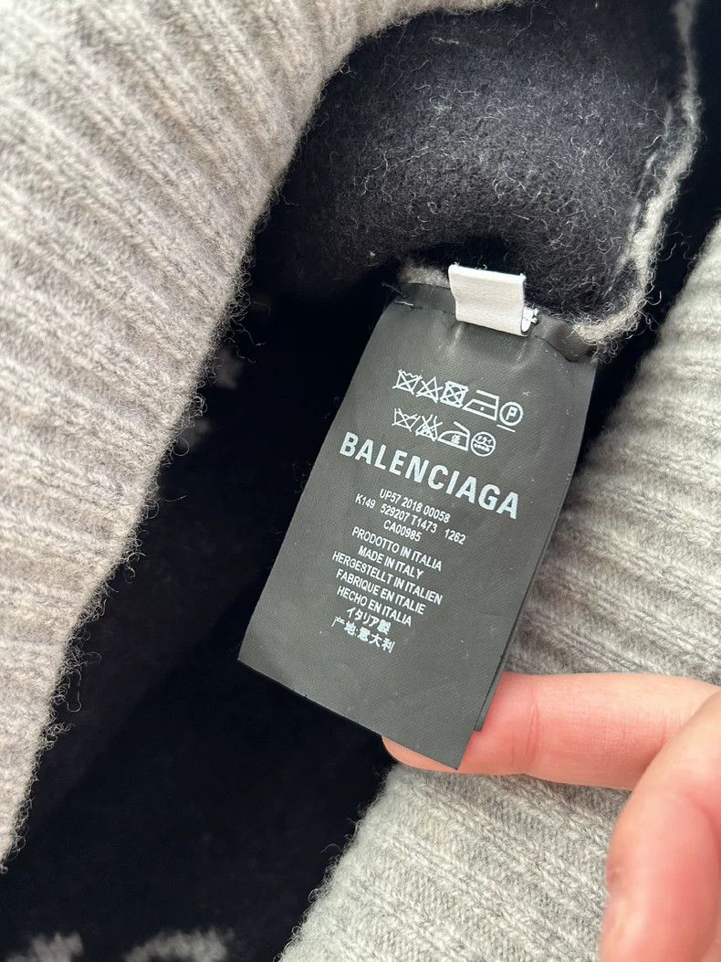 Balenciaga Balenciaga size 36 Sweater with gray bullet screen logo swe Size US M / EU 48-50 / 2 - 6 Thumbnail