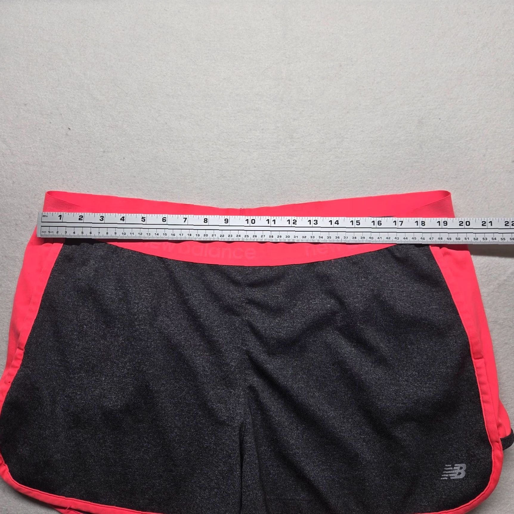 New Balance New Balance Shorts Women XL Gray Running Gym Athletic Training Workout Womens Size 40" / US 18 - 3 Thumbnail