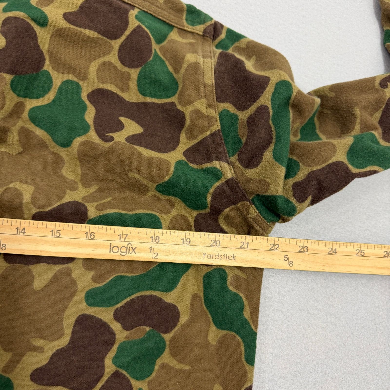 Vintage Vintage Woolrich Chamois Button Up Shirt Medium Duck Camo Size US M / EU 48-50 / 2 - 7 Thumbnail