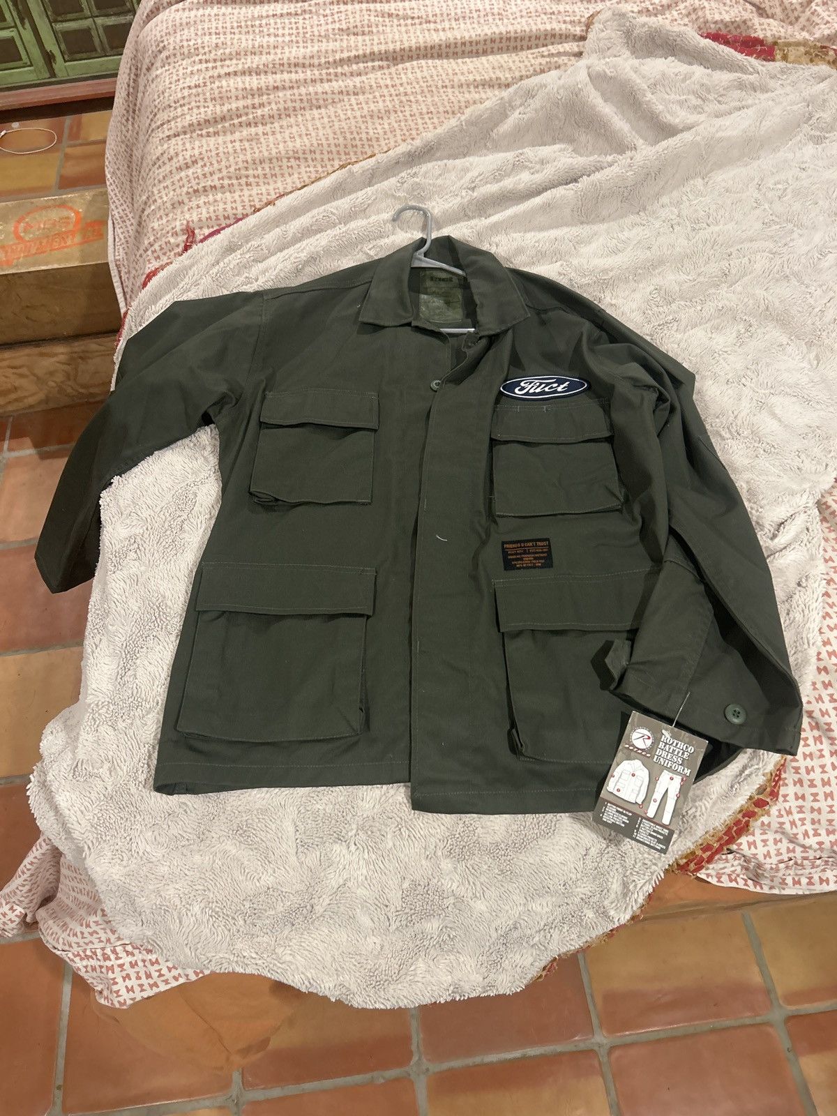 Other America is fuct Size M / US 6-8 / IT 42-44 - 6 Thumbnail