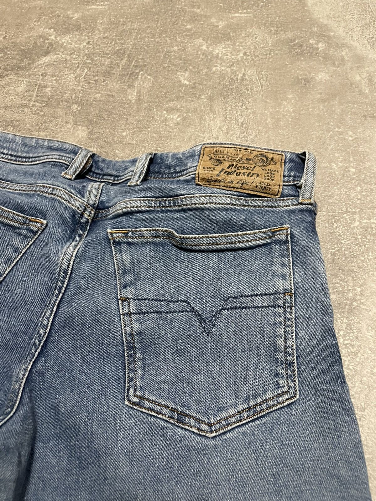 Diesel Vintage Diesel Distressed Denim Jeans Pants 31 Y2K Size US 31 - 8 Thumbnail