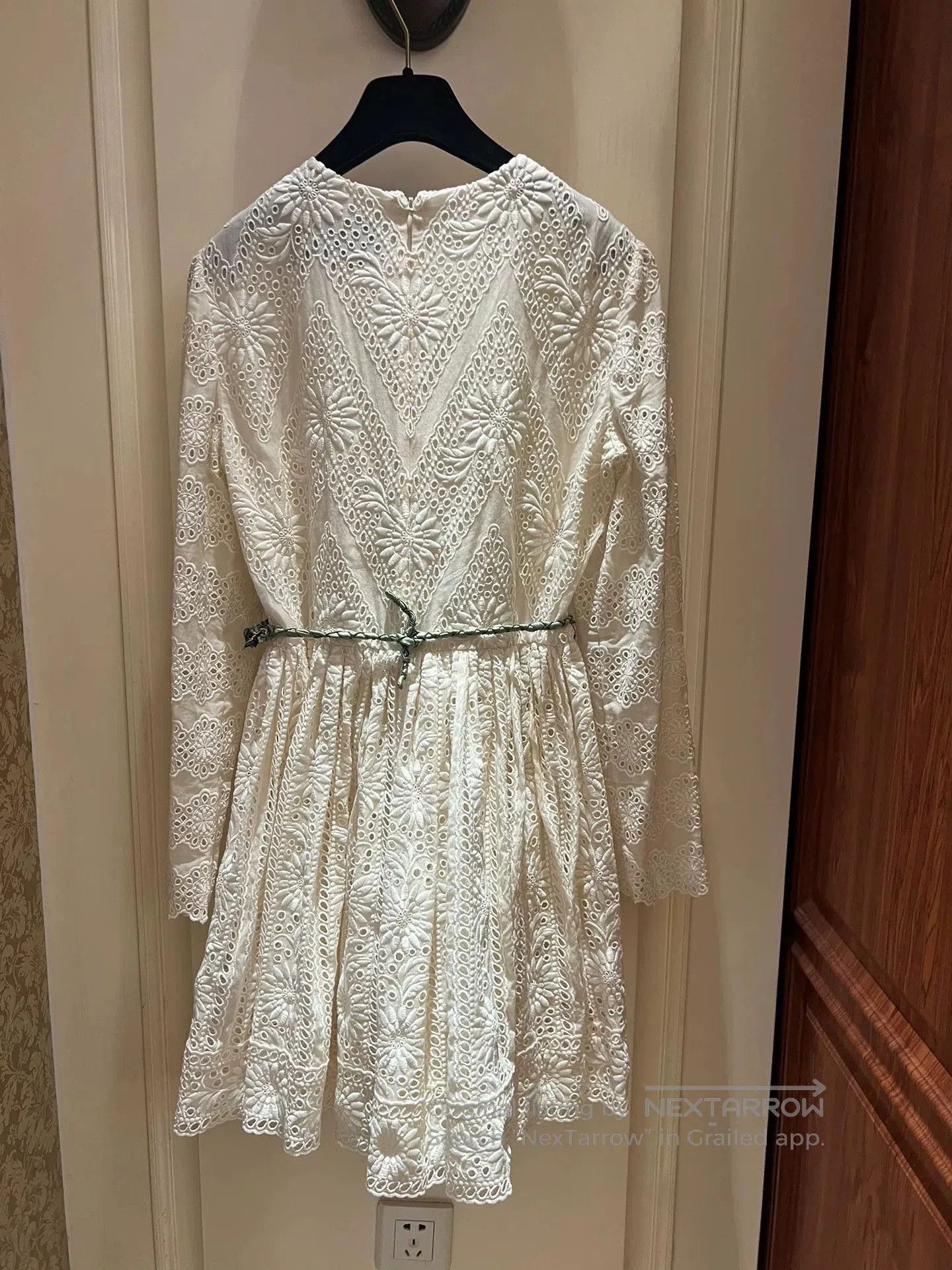 Valentino Valentino Embroidered White Dress. Size S / US 4 / IT 40 - 2 Thumbnail