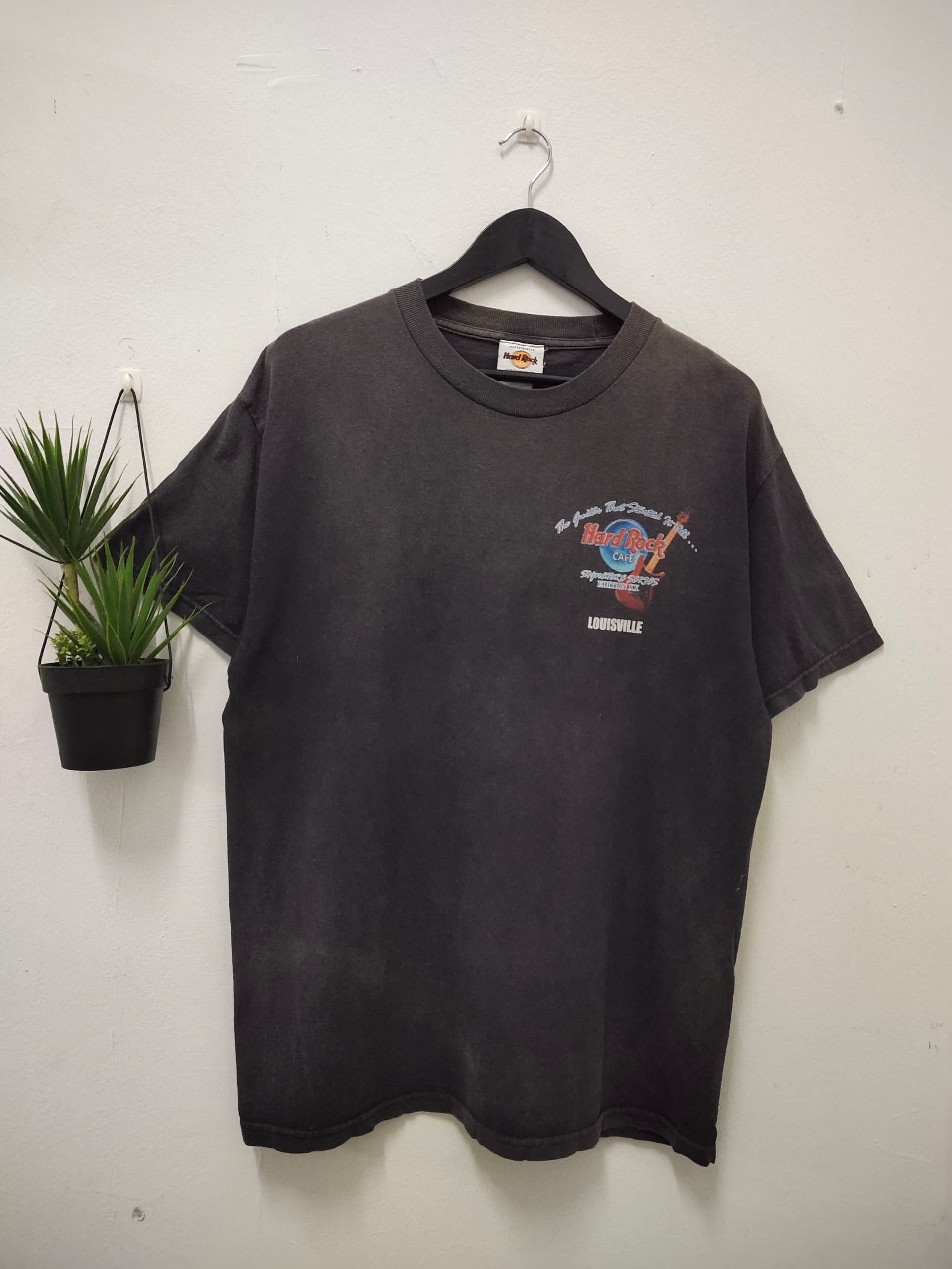 Band Tees Vintage 90s Eric Clapton distressed Hard Rock Cafe sign tee Size US L / EU 52-54 / 3 - 2 Thumbnail