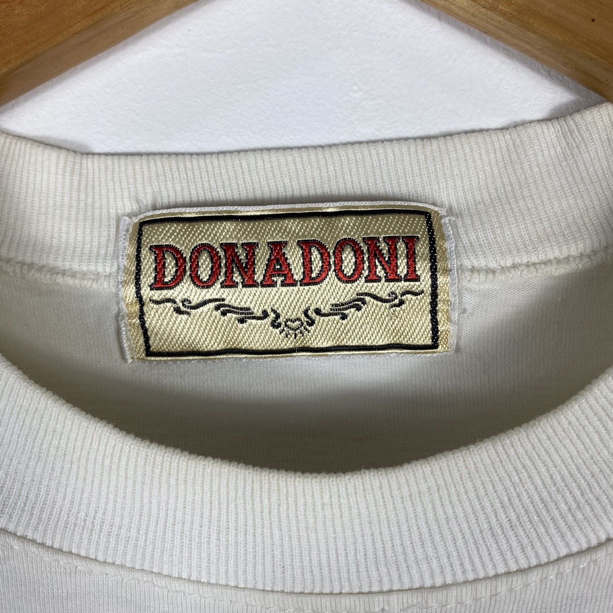 Vintage Vintage 90's DONADONI GIANMARCO VENTURI Collection Tee Size US L / EU 52-54 / 3 - 13 Thumbnail