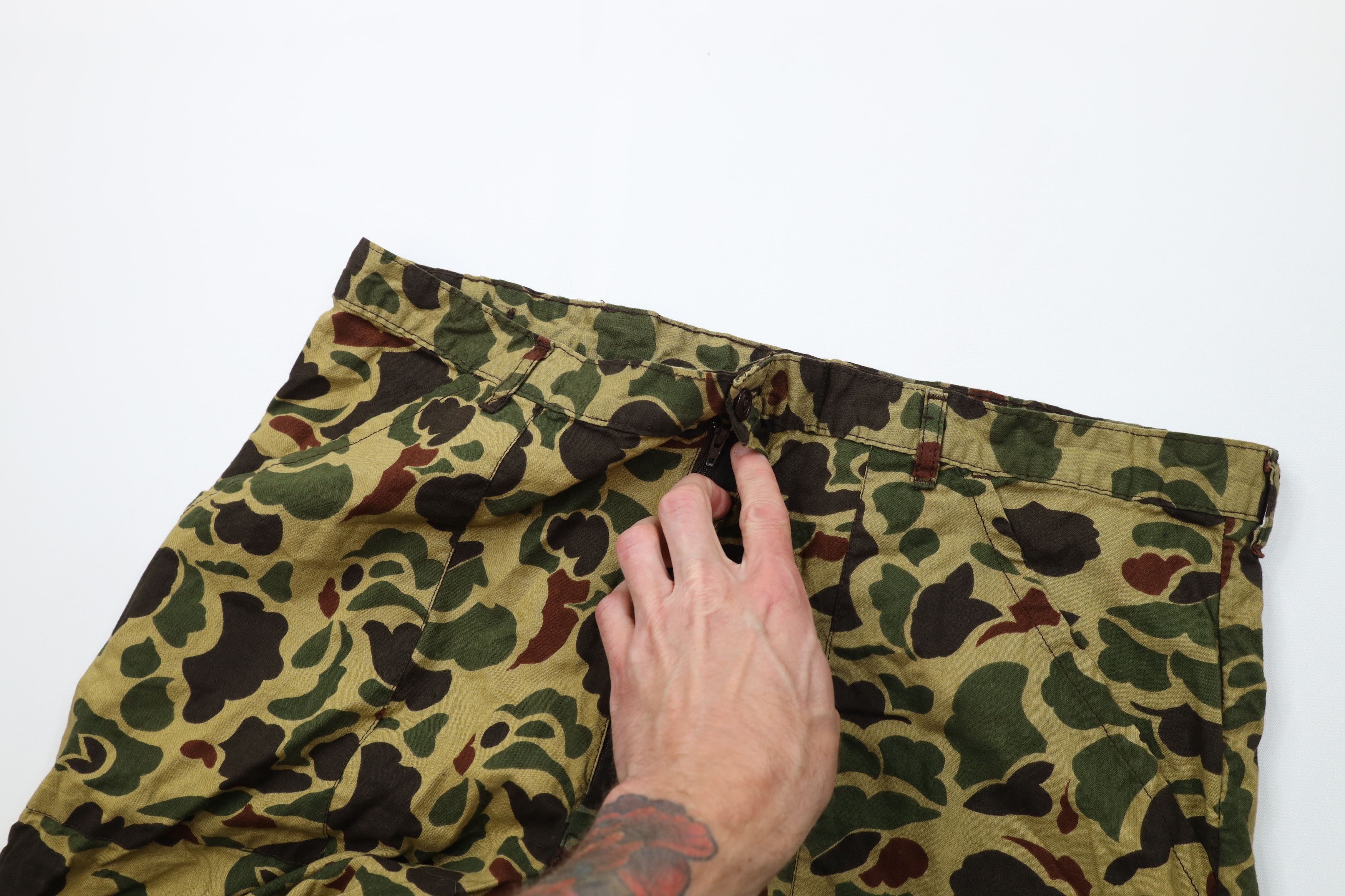 Vintage Vintage 70s Streetwear Frogskin Camouflage Wide Leg Pants Size US 36 / EU 52 - 9 Thumbnail