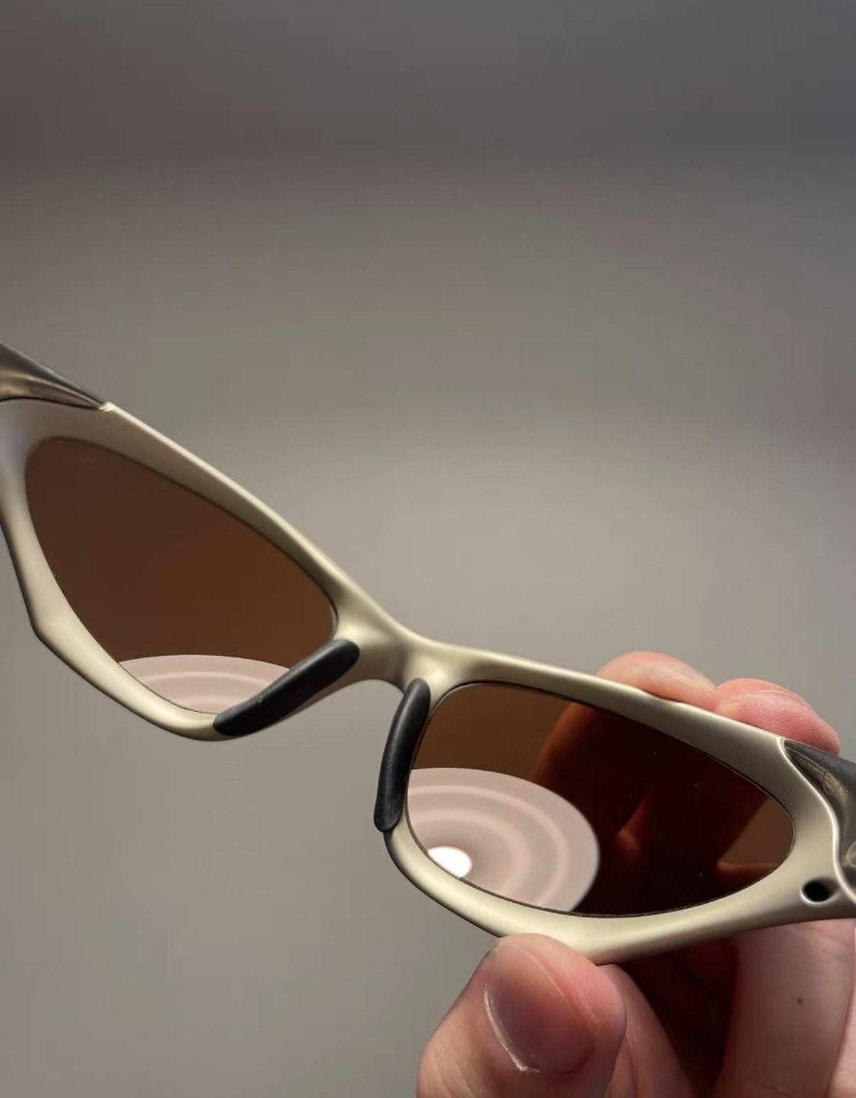 Oakley Gold Tinted Lens Sunglasses Size ONE SIZE - 5 Thumbnail