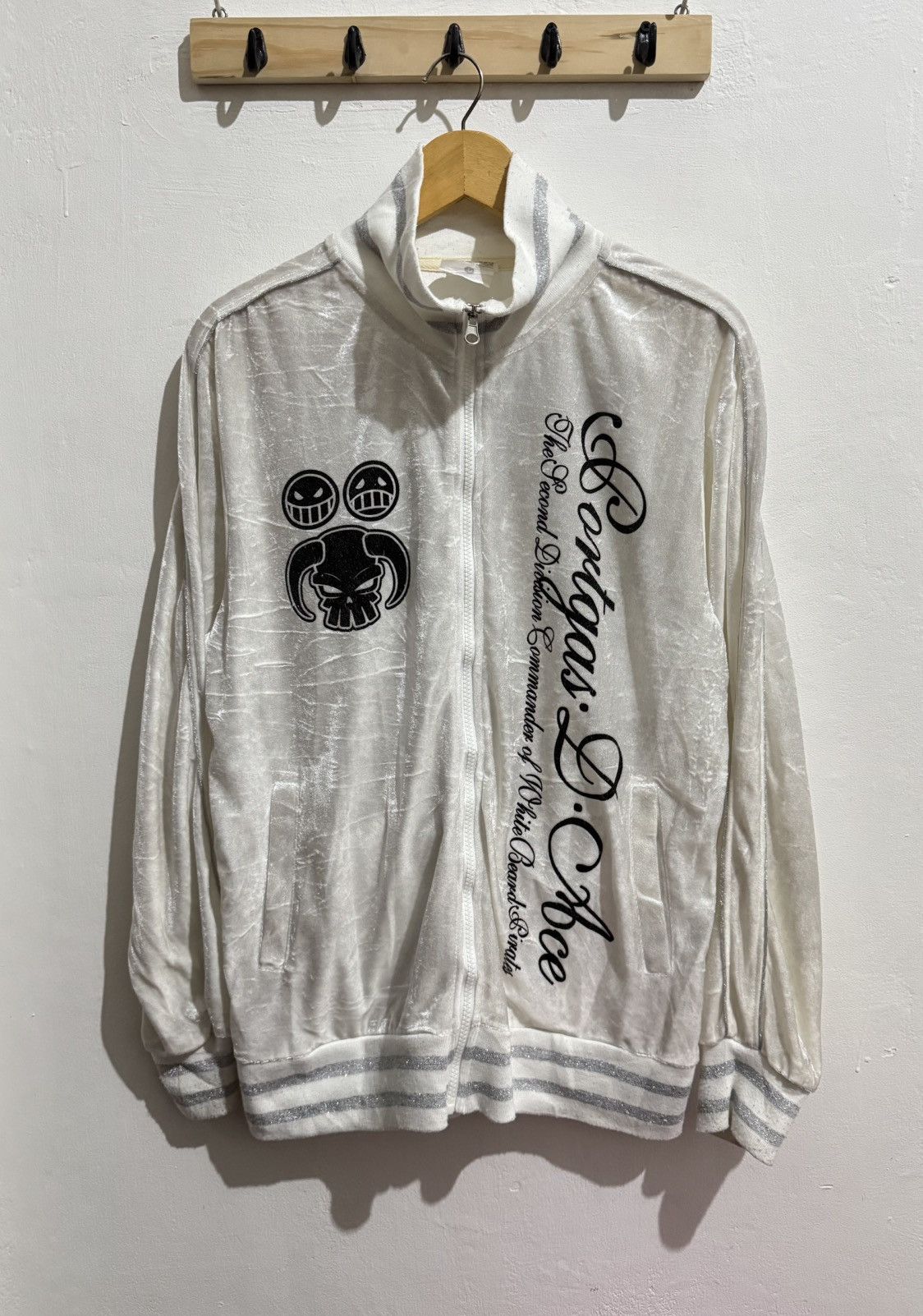 One Piece RARE ONE PIECE PORTGAS D. ACE VELVET TRACK JACKET Size US L / EU 52-54 / 3 - 1 Thumbnail
