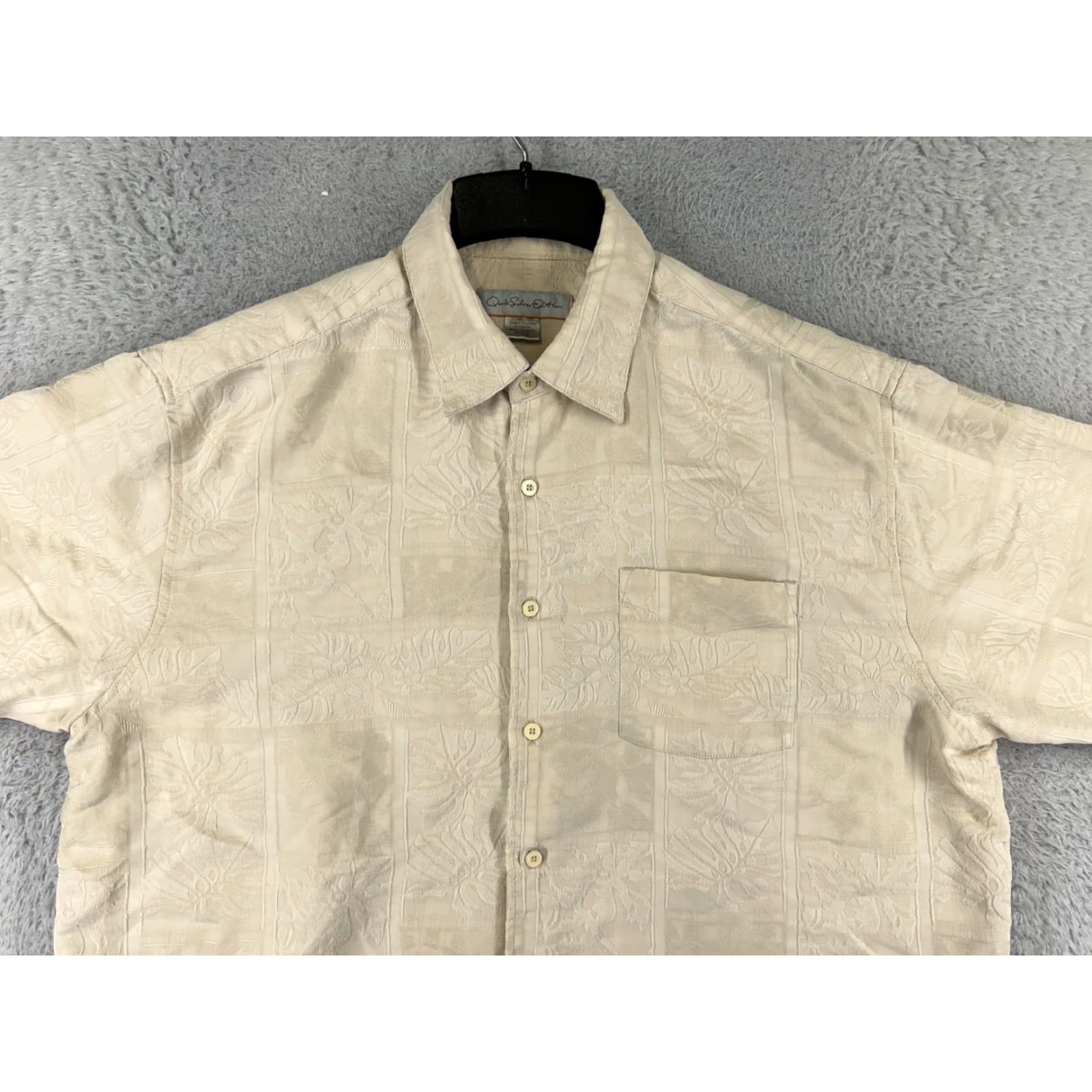Quiksilver Quiksilver Shirt Mens XL Beige Floral Tile Button Up Rayon - Hawaiian, Floral, Short Sleeve, Button-Up, Regular Fit, Men Size US XL / EU 56 / 4 - 7 Thumbnail