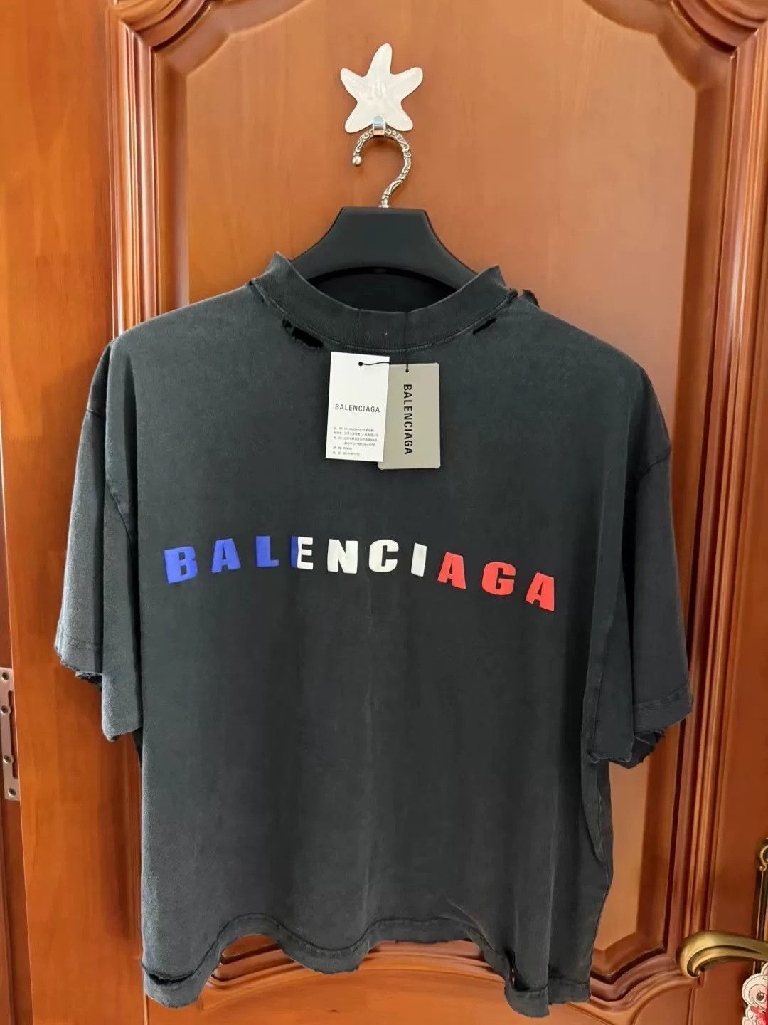 Balenciaga Balenciaga 2025 Gradient Logo Distressed Tee Size US M / EU 48-50 / 2 - 1 Thumbnail
