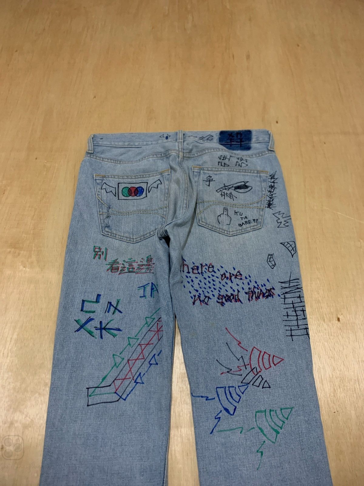 Japanese Brand Holister Distressed Denim Grafiti Jeans Size US 33 - 4 Thumbnail