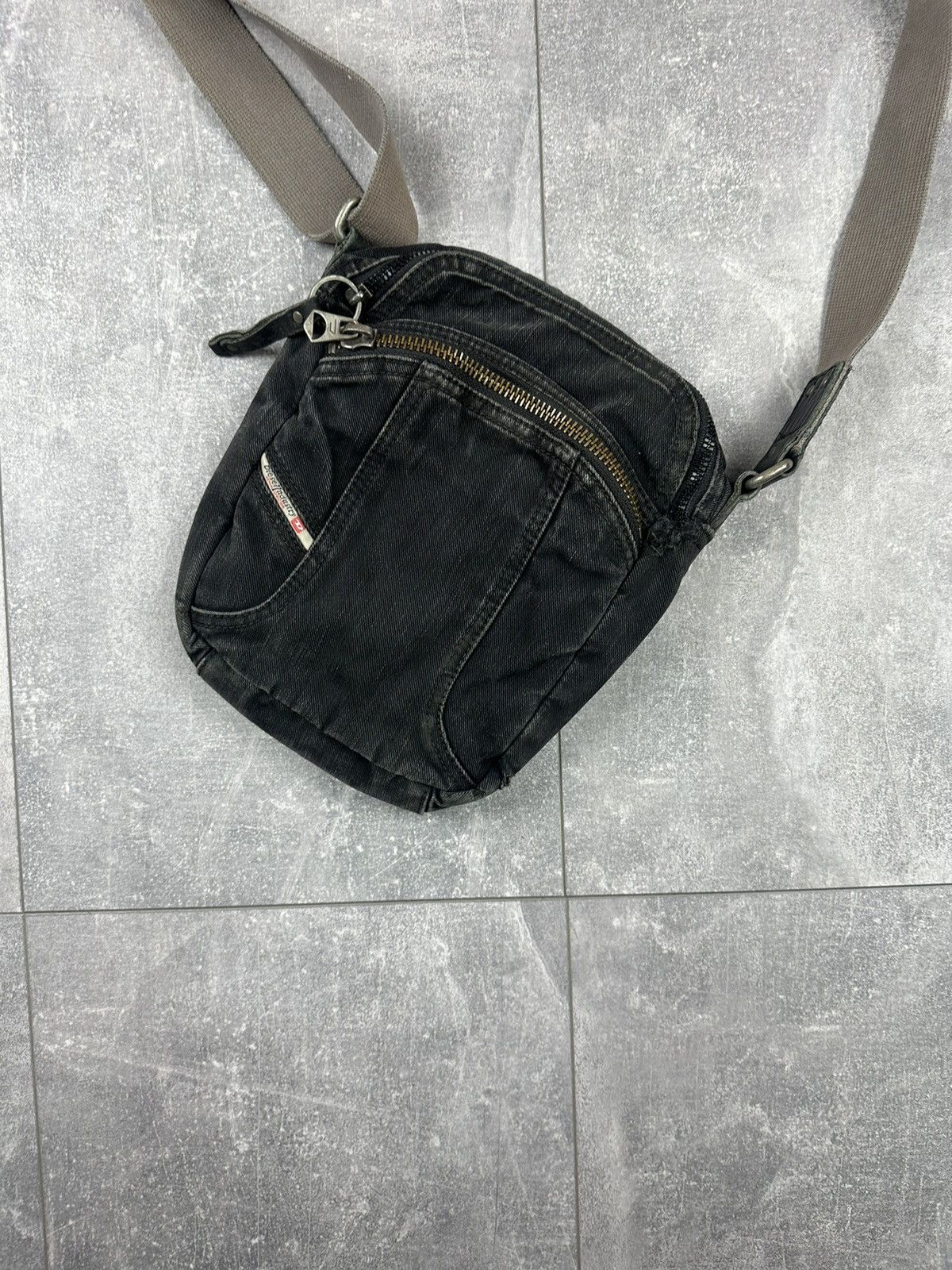 Diesel Diesel Denim Silver Distressed Shoulder Bag Size ONE SIZE - 2 Thumbnail
