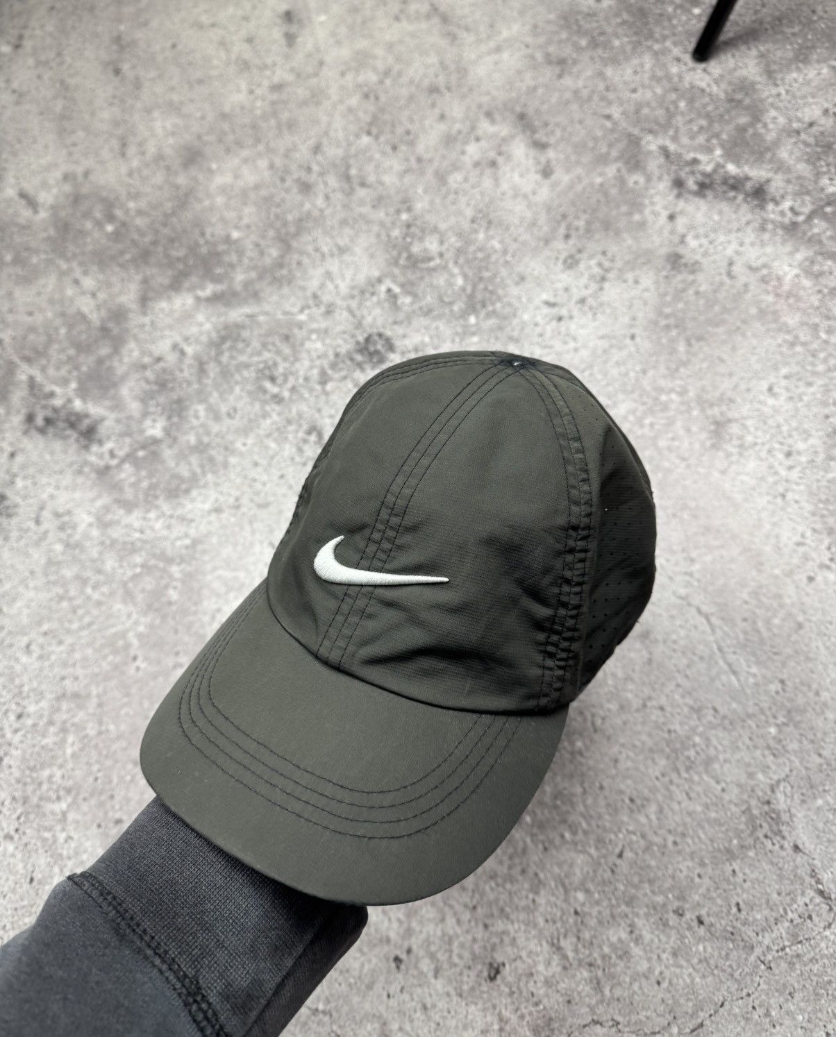 Nike Vintage Nike Golf Y2K Faded Distressed cap Japanesse Size ONE SIZE - 1 Thumbnail