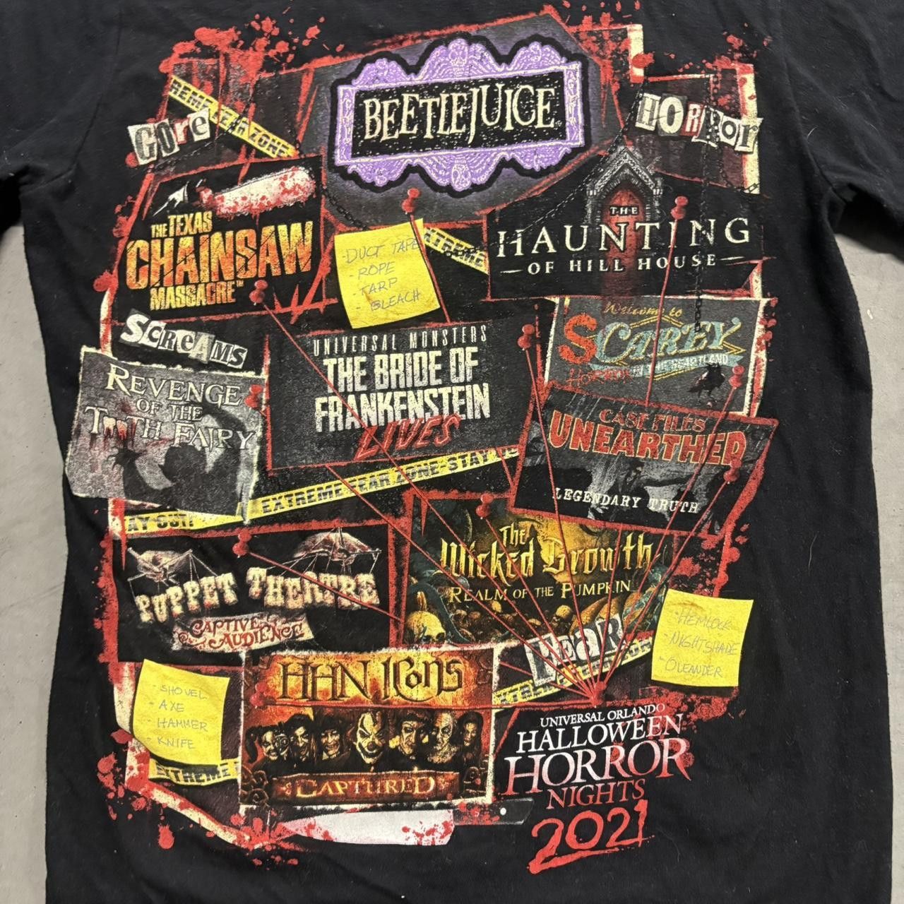 Vintage Crazy Vintage Y2K/2000s Halloween Horror Nights Universal Studios Dont go Alone Graphic Tee! Size US XS / EU 42 / 0 - 4 Thumbnail