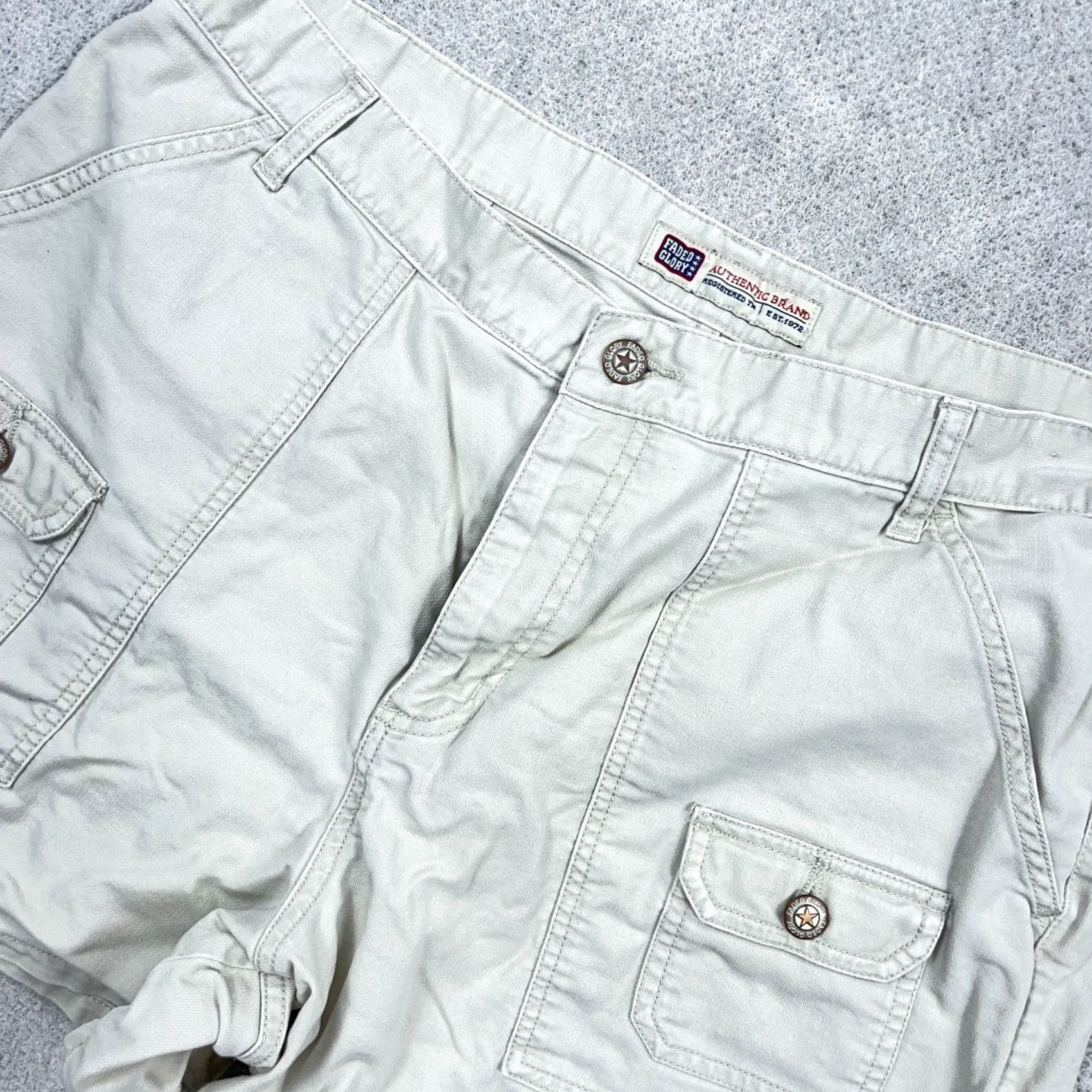 Faded Glory VINTAGE Faded Glory Cargo Shorts Women 16 Tan Brown Cotton 100% Casual Activewear Army 2000s Mens Womens Girls Boys Size 38" / US 16 / IT 52 - 2 Thumbnail