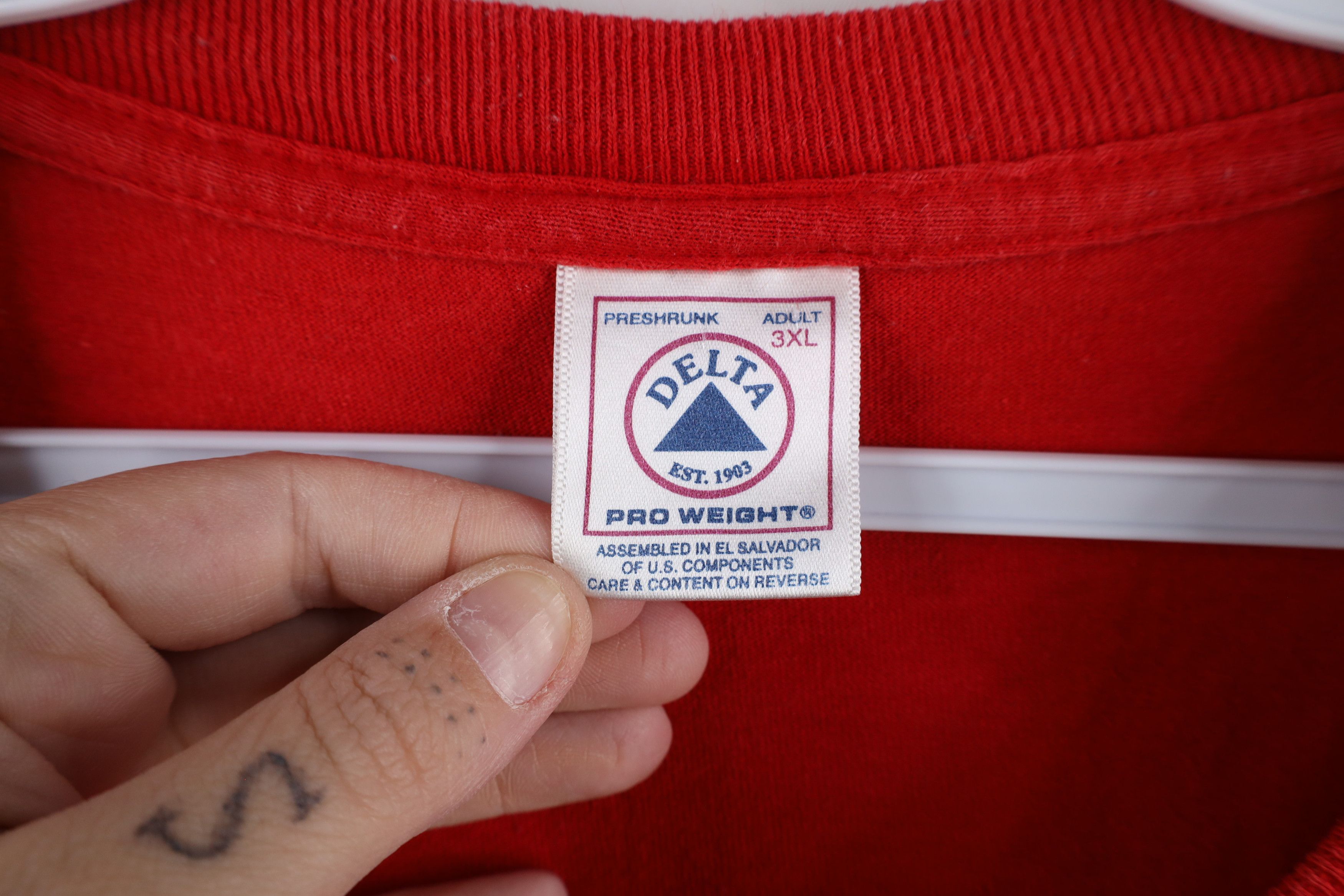 Vintage Vintage 90s Detroit Red Wings Hockey Short Sleeve T-Shirt Size US XXL / EU 58 / 5 - 8 Thumbnail