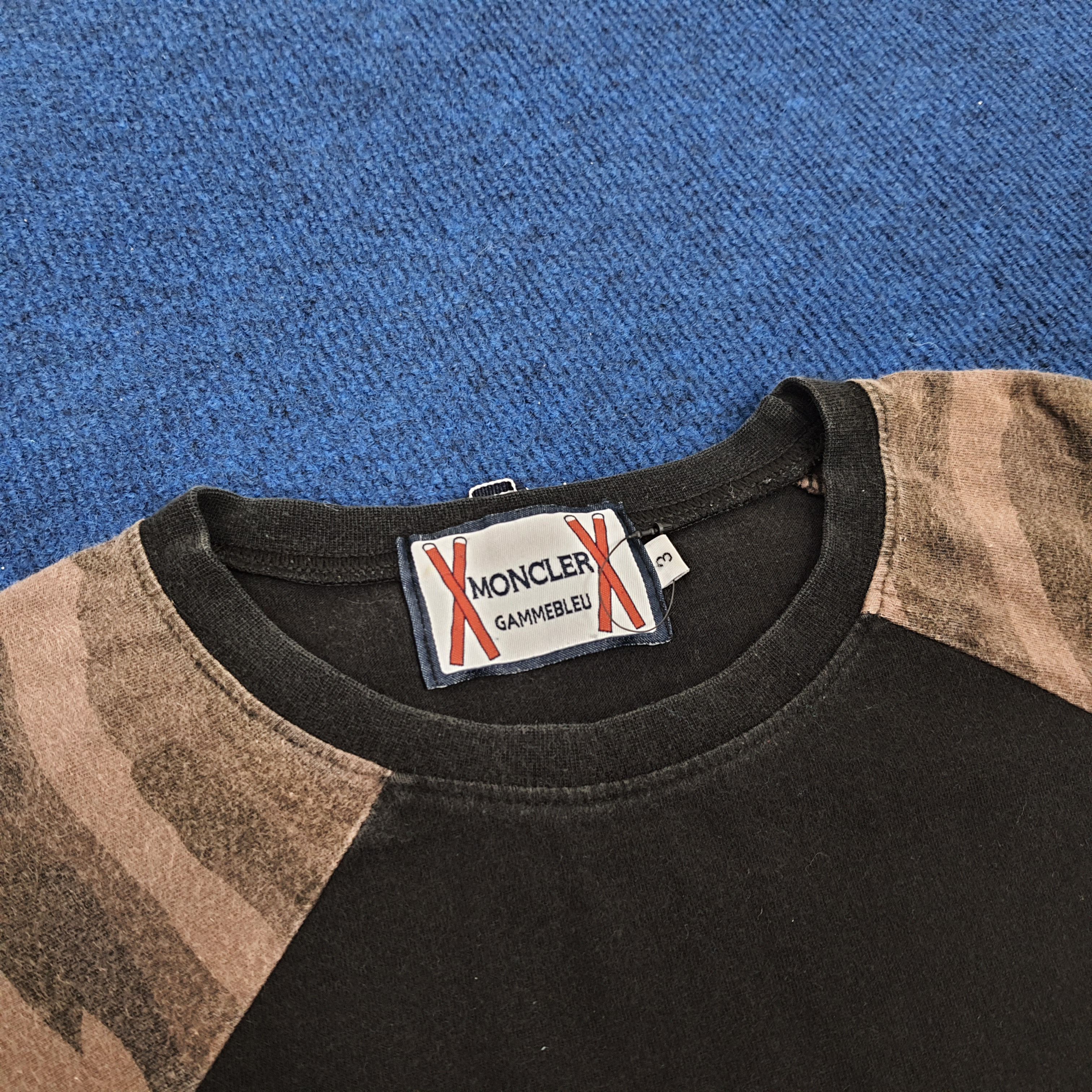 Vintage Vintage MONCLER Camo Military Style Tshirt Size US M / EU 48-50 / 2 - 3 Thumbnail