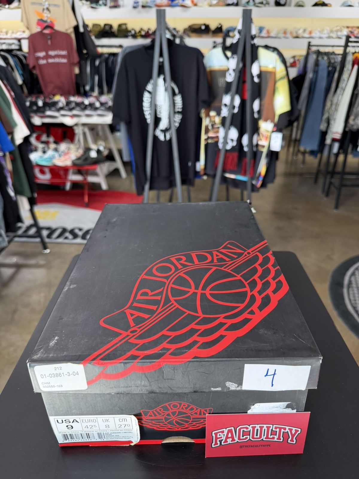 Jordan Brand Air Jordan 1 Chicago Size 9 (2013) Size US 9 / EU 42 - 13 Thumbnail
