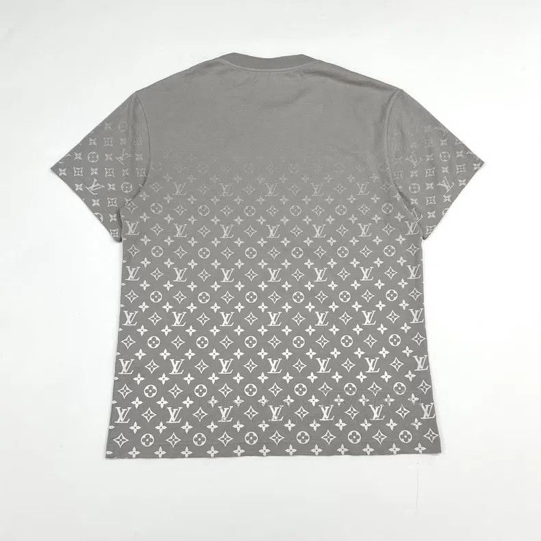 Louis Vuitton Louis Vuitton Gradient presbyopia dark lines full print gr Size US S / EU 44-46 / 1 - 2 Thumbnail