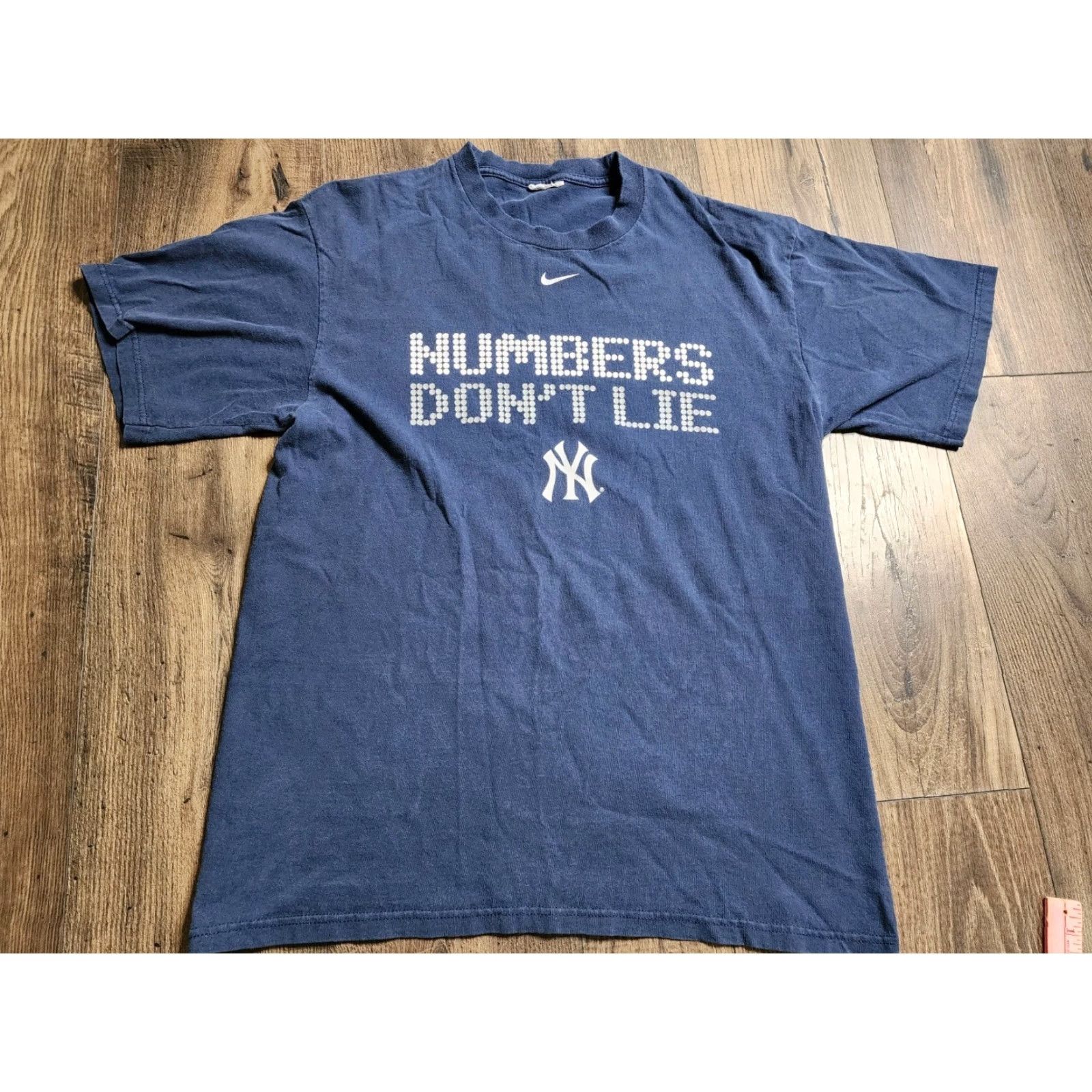 Nike VINTAGE Nike NY Yankees MLB T Shirt World Series Double Sided Short Sleeve Crew Neck Men M Blue 2000s Logo Baseball Size US M / EU 48-50 / 2 - 7 Thumbnail