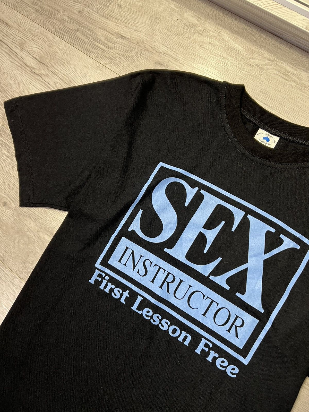 Vintage Vintage Sex Instructor “First Lessons Free” Big Logo T-Shirt Size US L / EU 52-54 / 3 - 2 Thumbnail