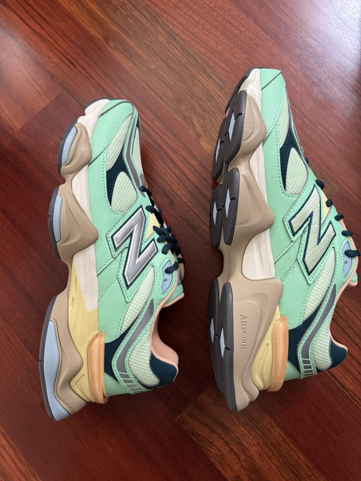 New Balance New balance 9060 Size US 12.5 / EU 45-46 - 2 Thumbnail