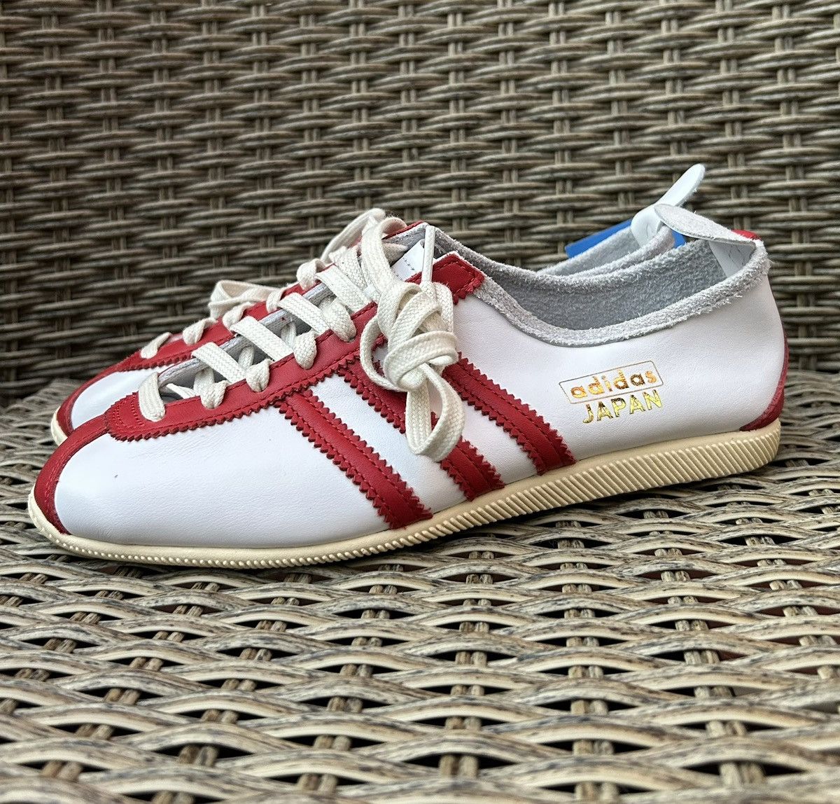 Adidas adidas Originals Japan White Power Red Low-Top Trainers Size US 6 / EU 39 - 6 Thumbnail