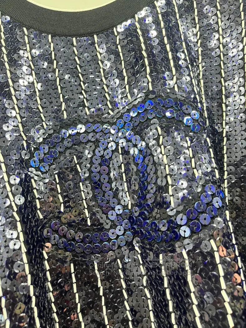 Chanel Chanel 23P Sequin Embellished T-Shirt. Size US M / EU 48-50 / 2 - 2 Thumbnail