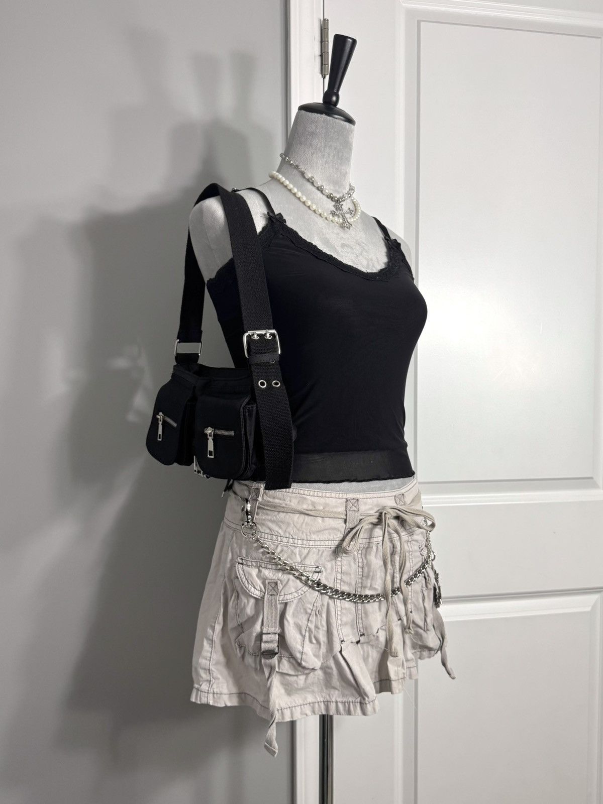 Forever 21 Forever21 Black Sheer Layered Floral Lace Trim Bowtie Cami Size XS / US 0-2 / IT 36-38 - 7 Thumbnail