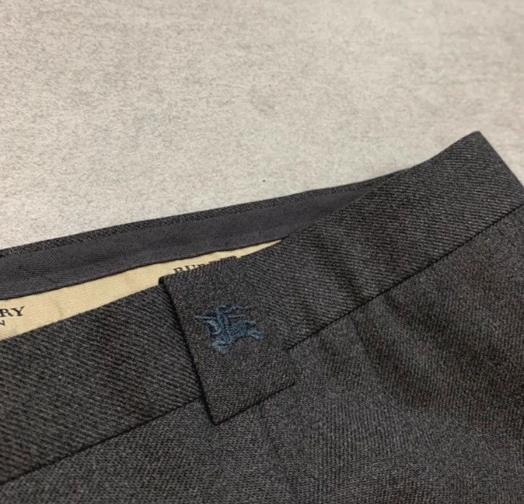 Burberry Y2k vintage 00s dark grey wool blend pleated chino trousers Size US 39 - 2 Thumbnail