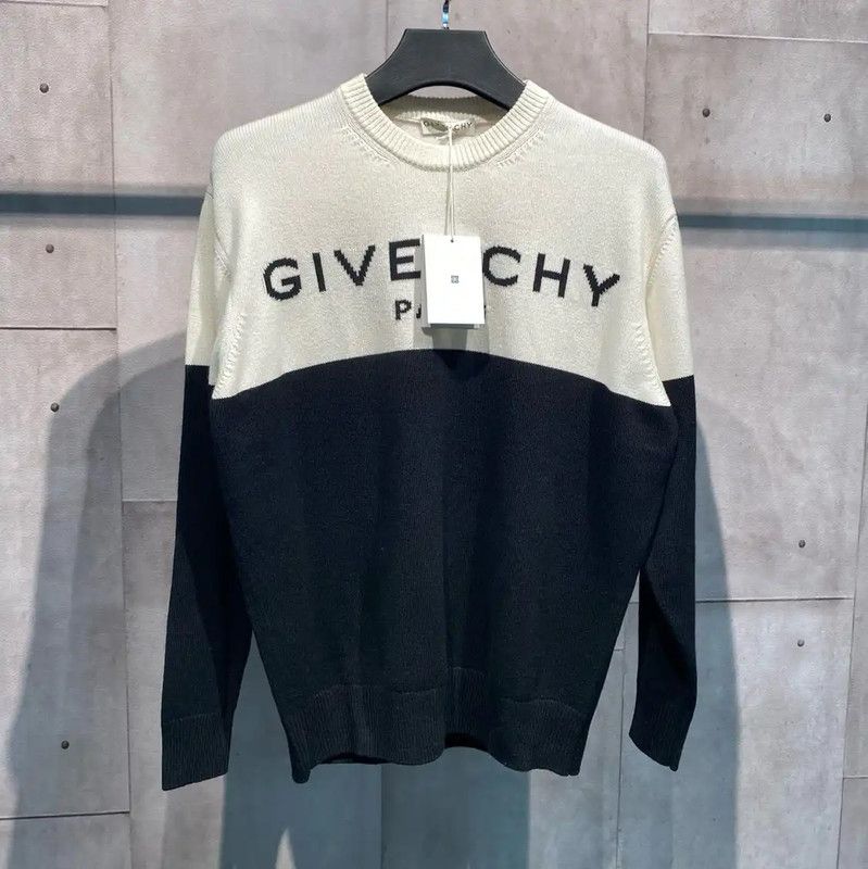 Givenchy Givenchy Winter Black and White Knit Sweater 0089 Size M / US 6-8 / IT 42-44 - 1 Thumbnail