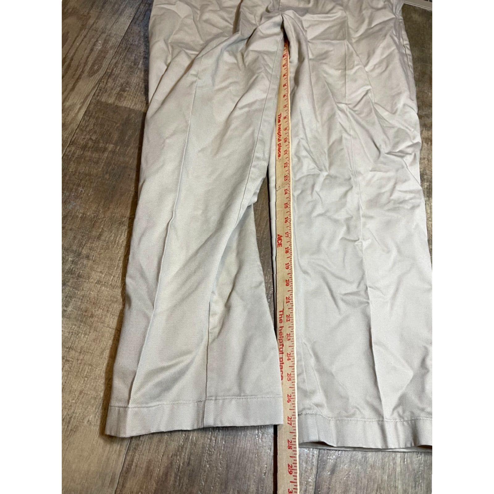 Roundtree & Yorke ROUNDtree & Yorke Pants Mens Size 40x29 Khaki Beige Flat Front Regular Inseam 29 Travel Khakis Size US 40 / EU 56 - 2 Thumbnail