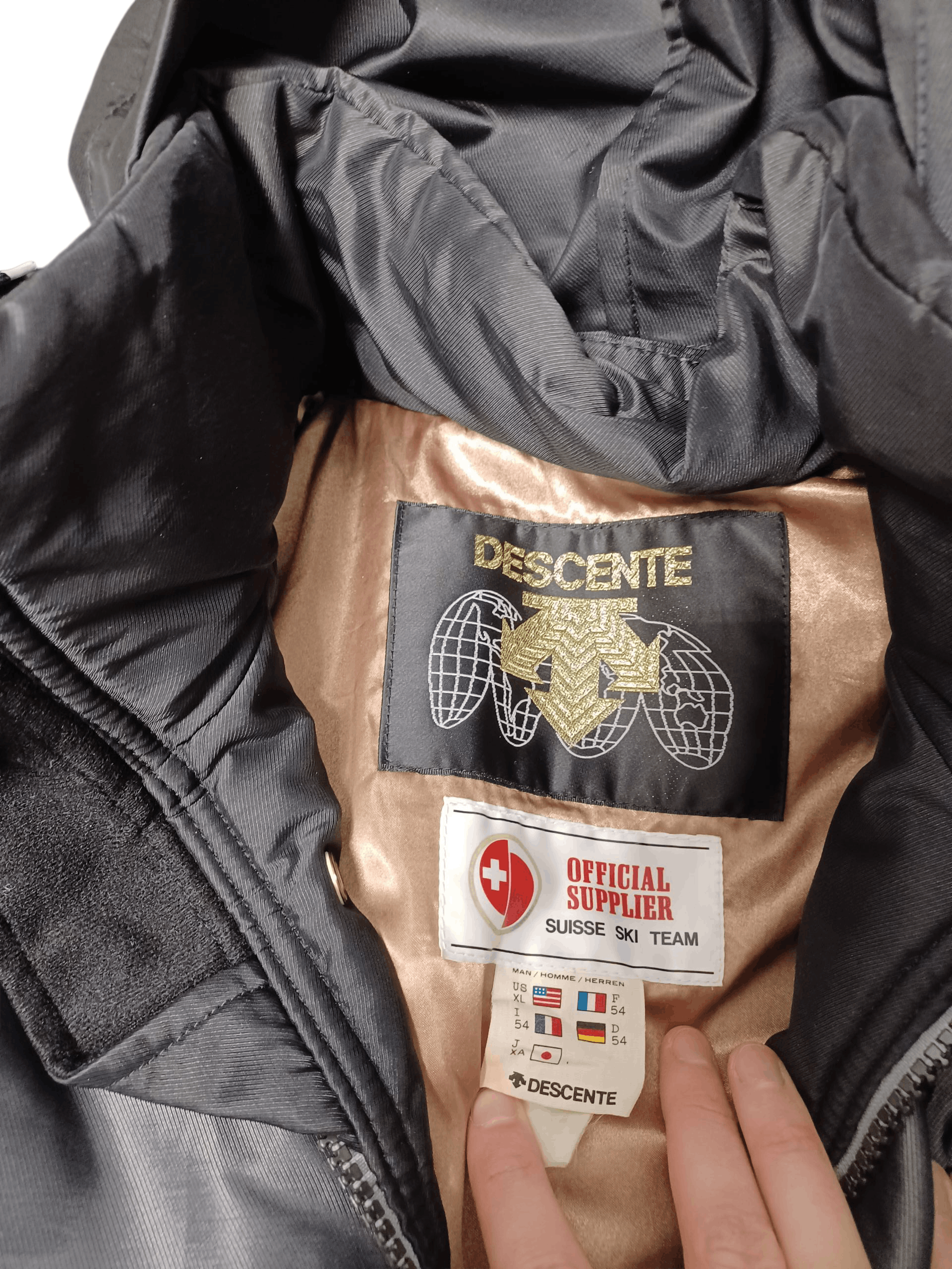 Descente DESCENTE VINTAGE SWITZERLAND SKI TEAM 1/3 HEAVY JACKET Size US XL / EU 56 / 4 - 7 Thumbnail
