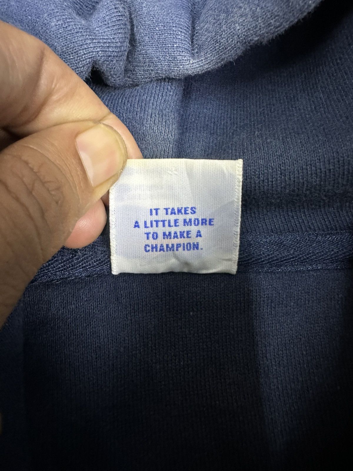 Champion Vintage Champion Big Carpet Logo Sunfaded Hoodie Z300 Size US L / EU 52-54 / 3 - 9 Thumbnail